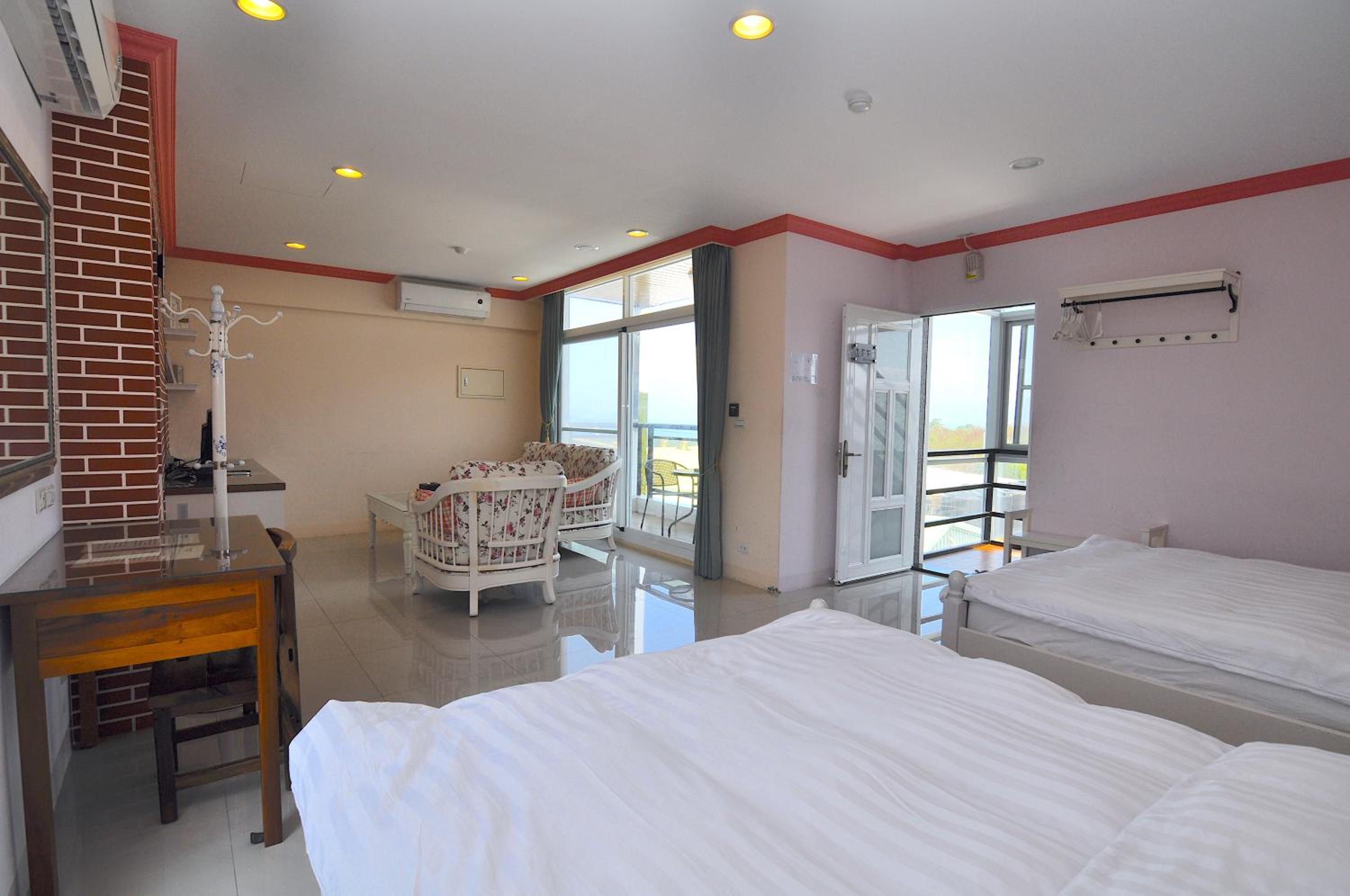 Deluxe Quadruple Room photo 3