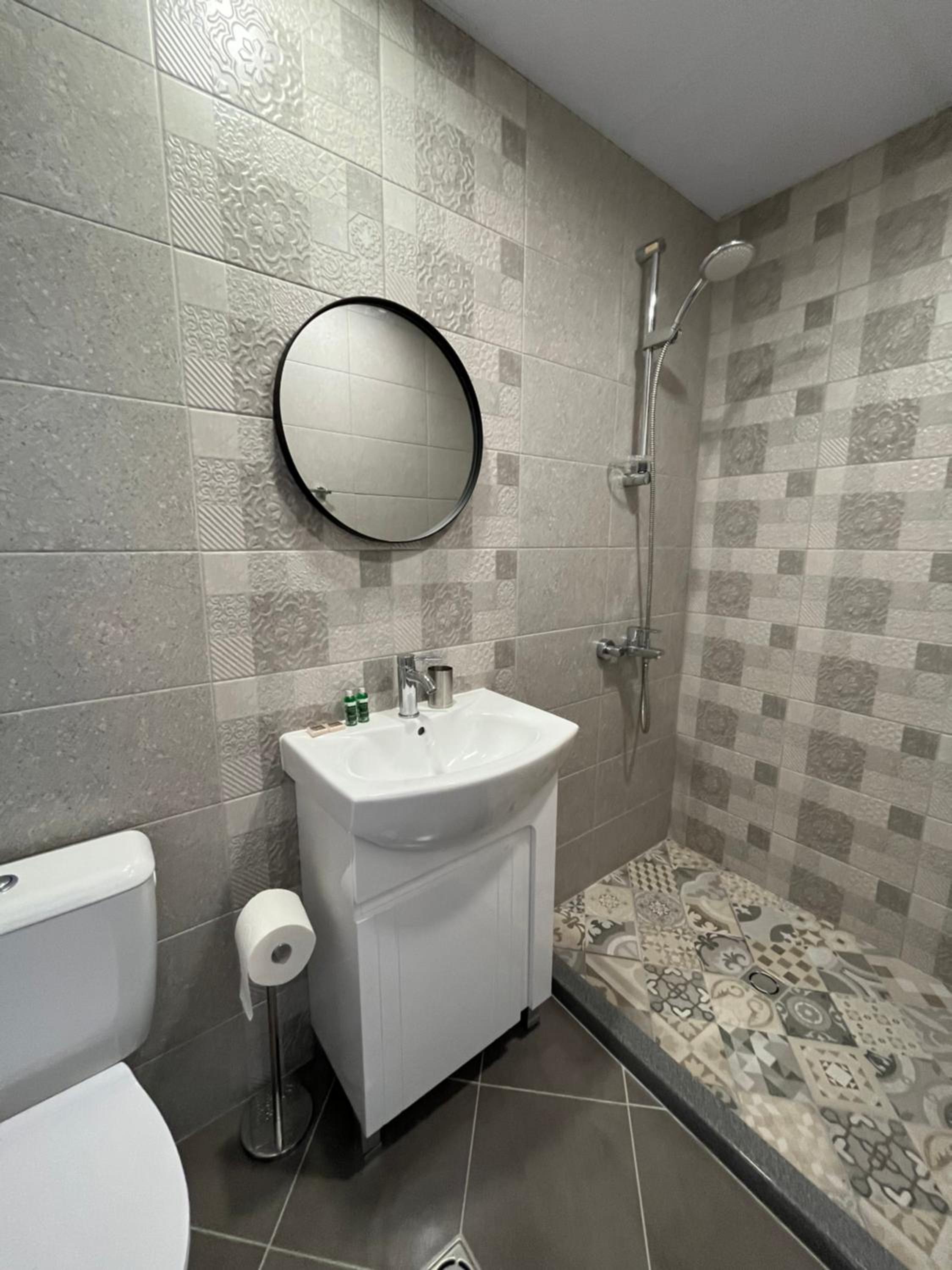 One-Bedroom Apartment - Photo 7