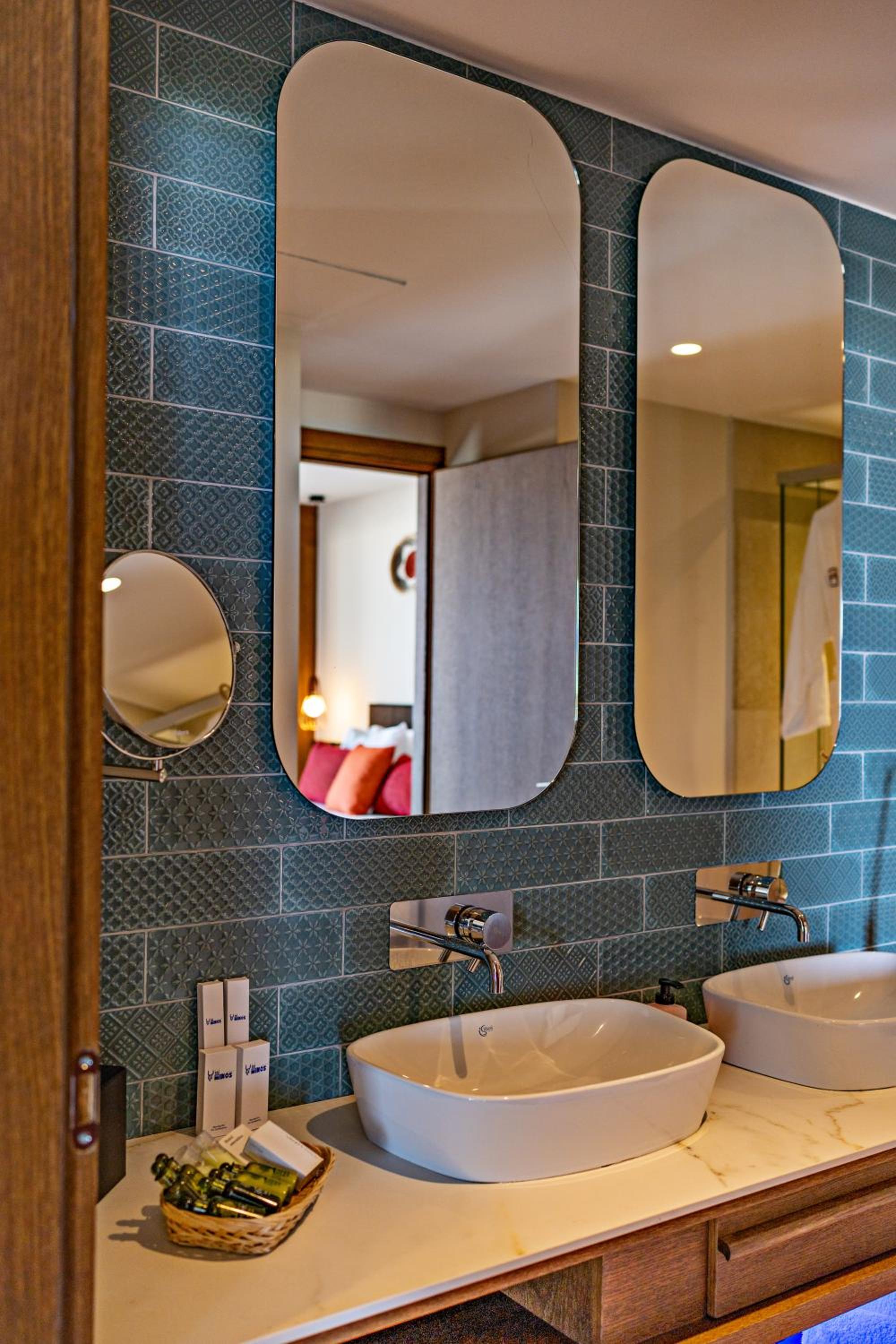 Suite - Photo 22