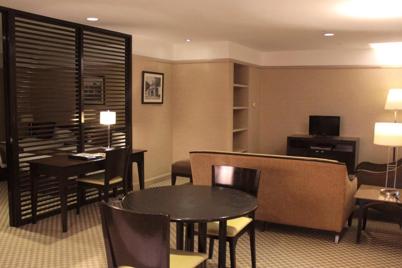 One-Bedroom Twin Suite photo 2