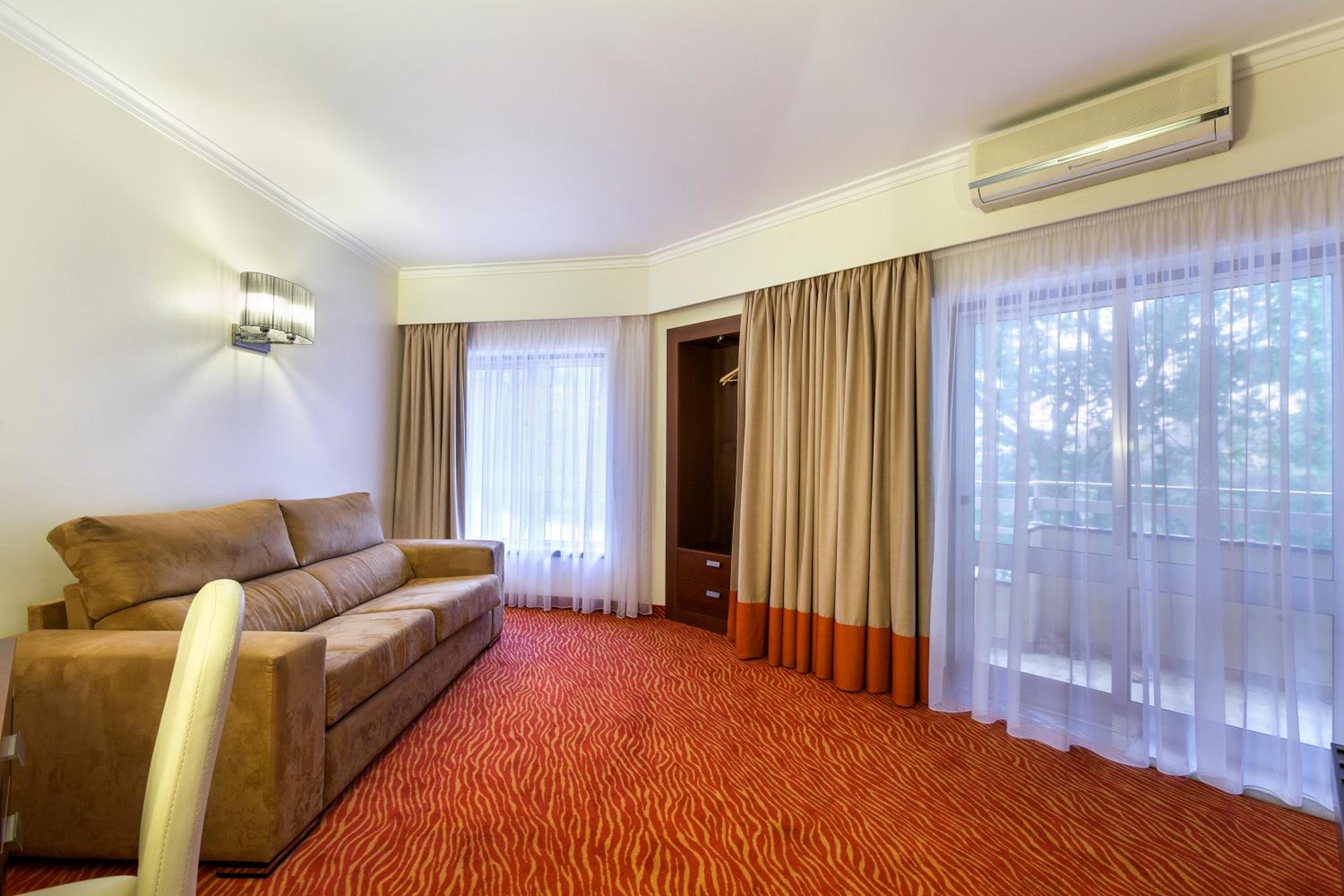 Suite (2 Adults + 2 Child up to 12 years) photo 2