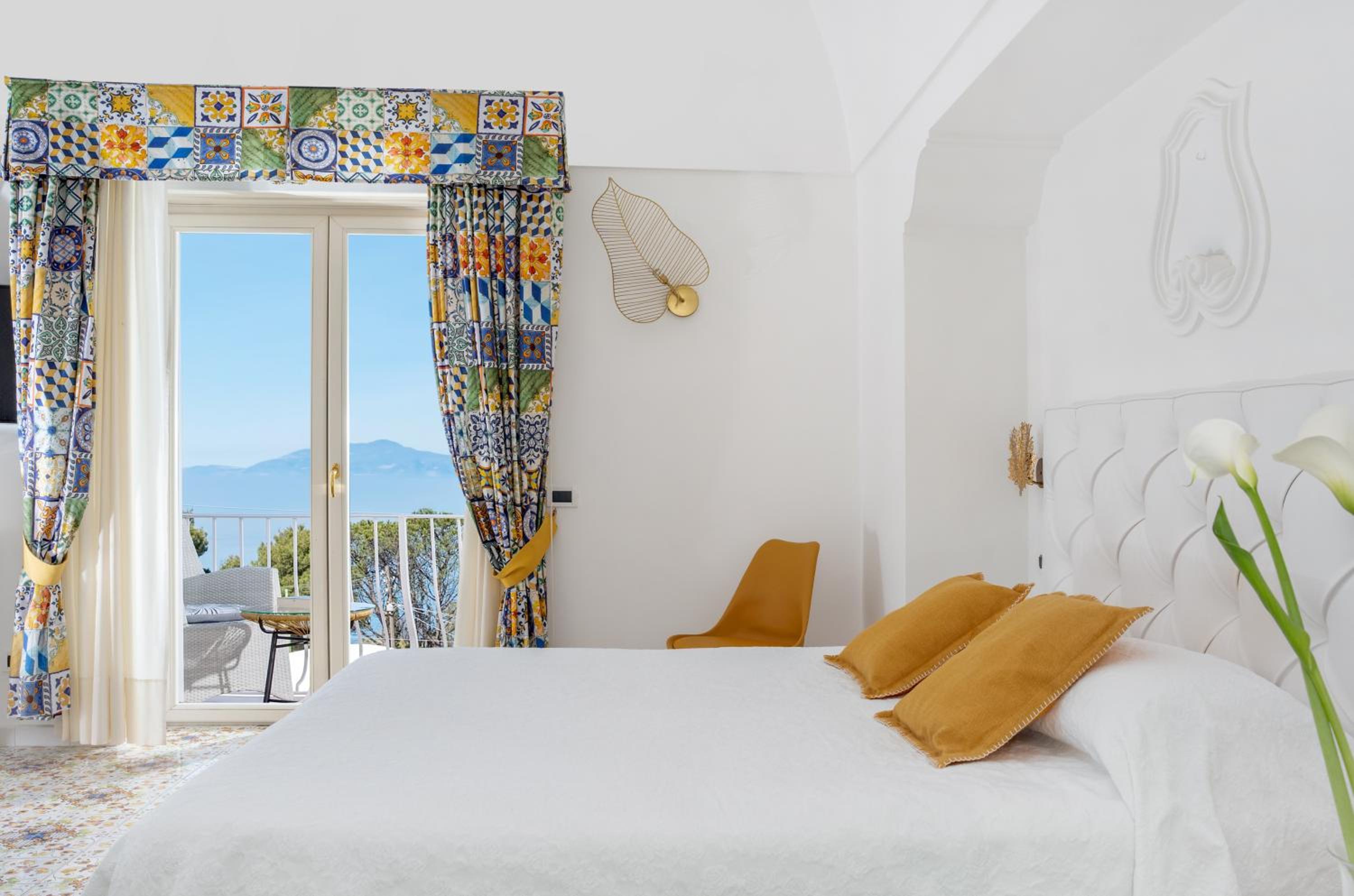 Double Room with Balcony and Sea View