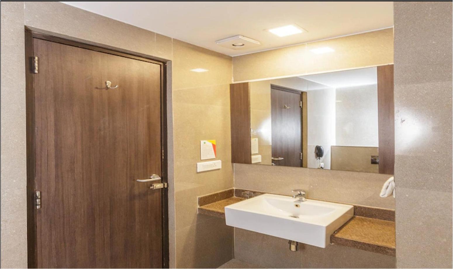 Standard Double Room - Photo 3
