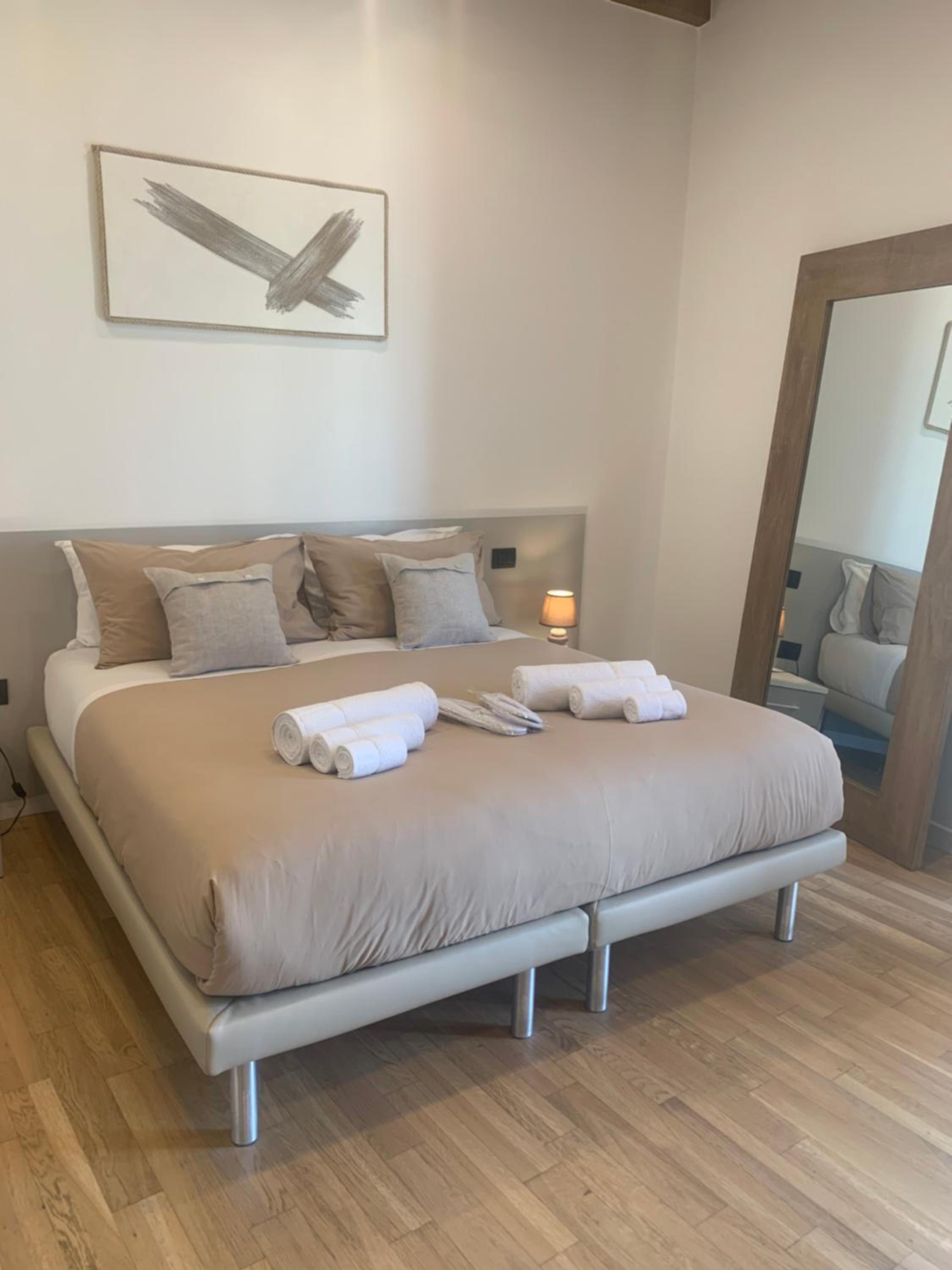 Deluxe Apartment with Balcony