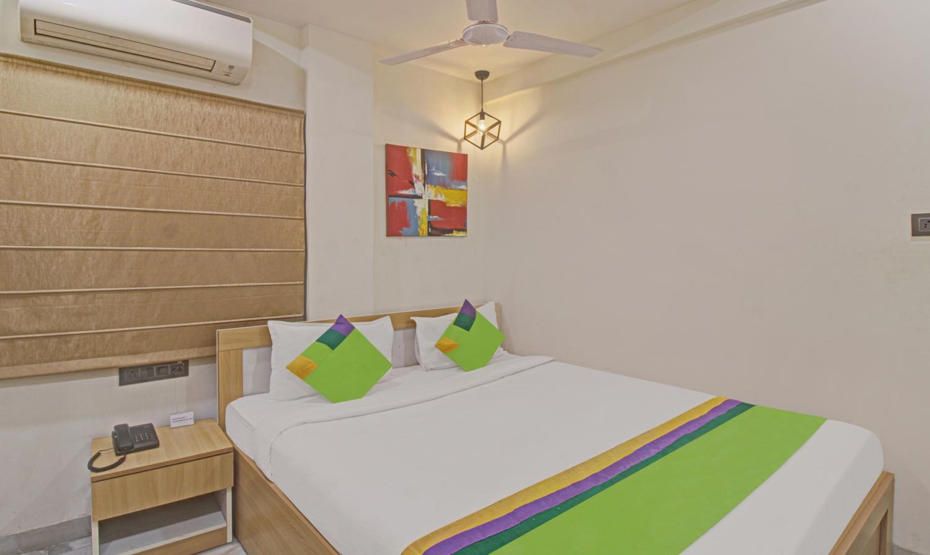 Economy Room