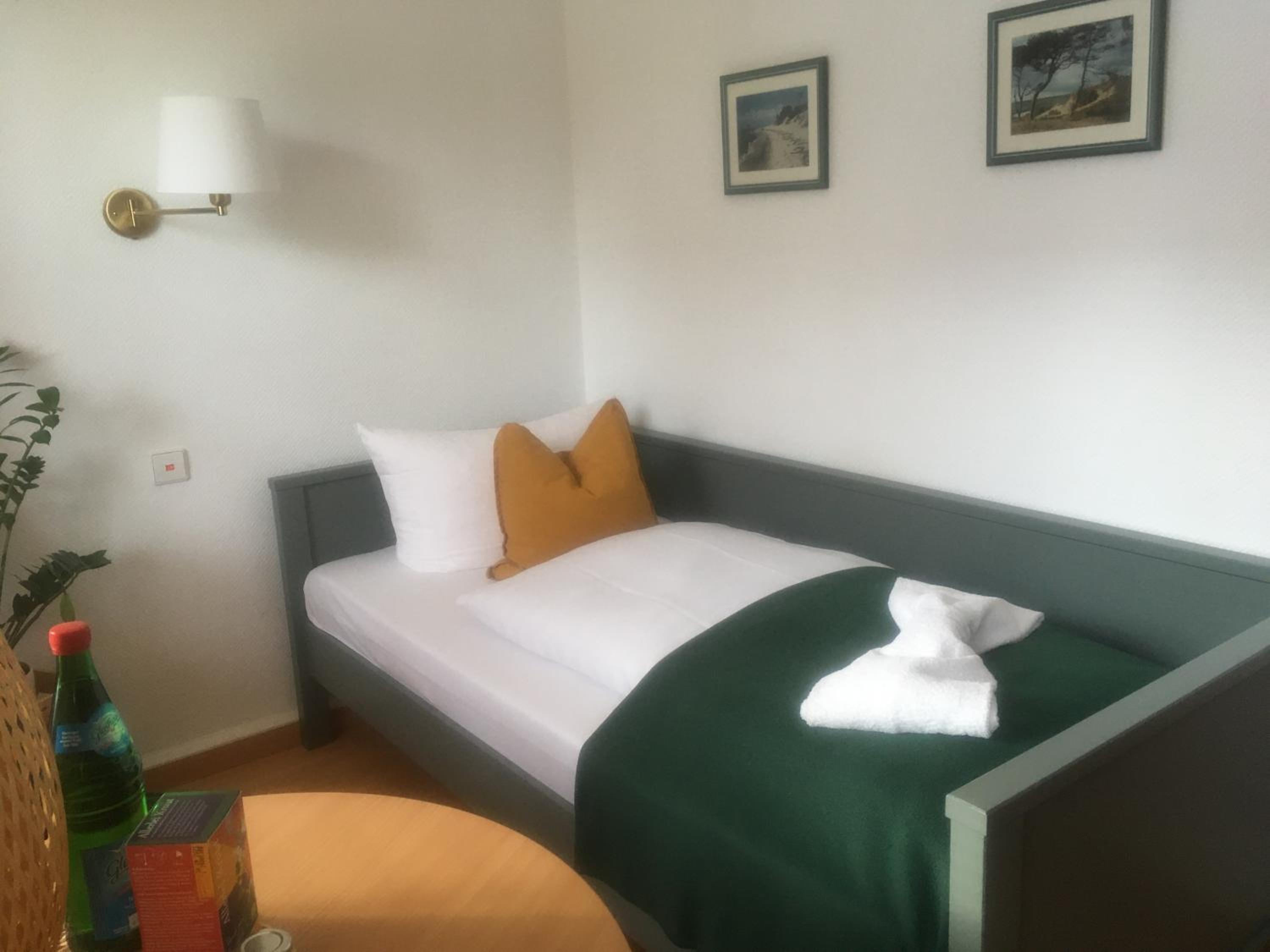 Budget Single Room photo 2