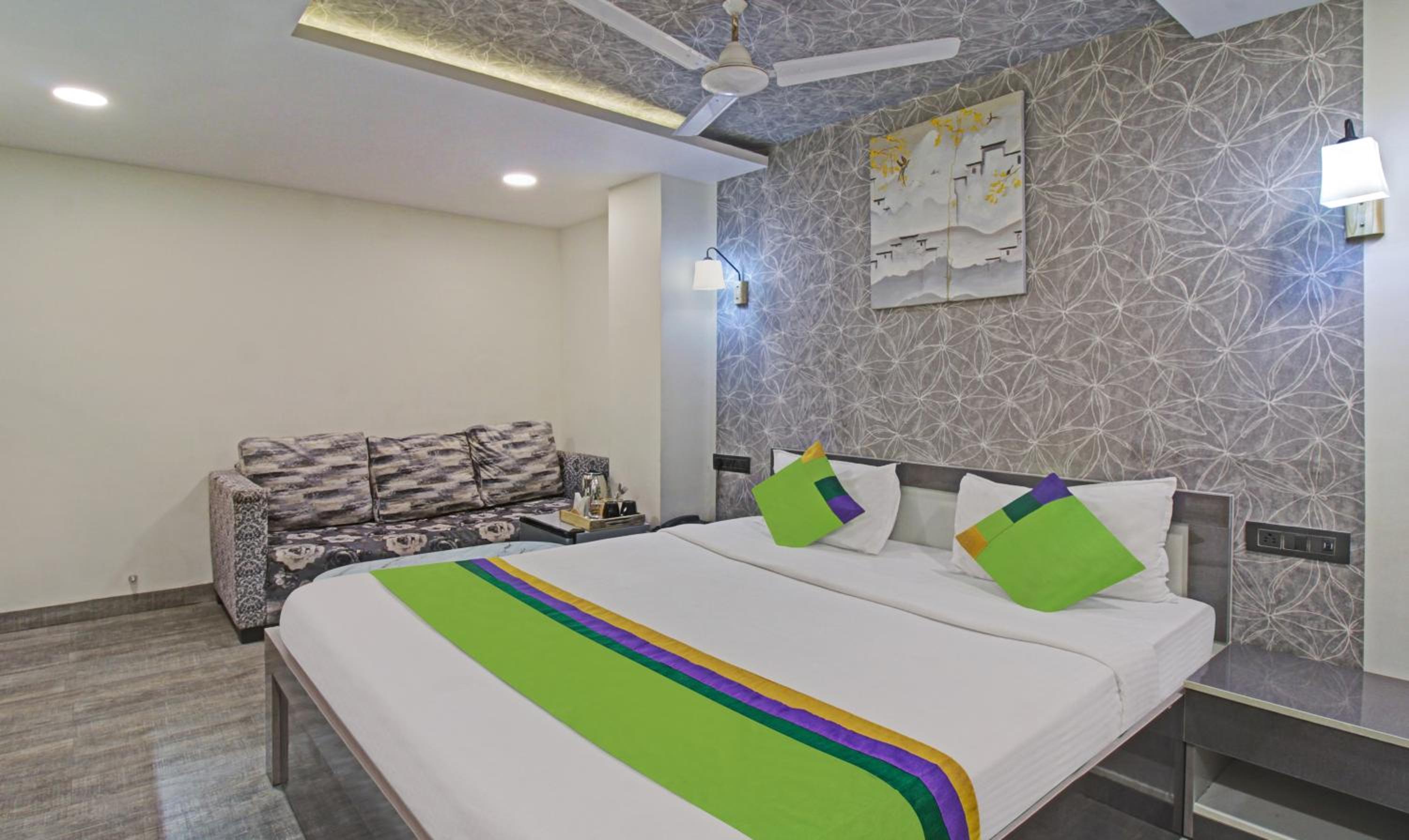 Deluxe Family Room