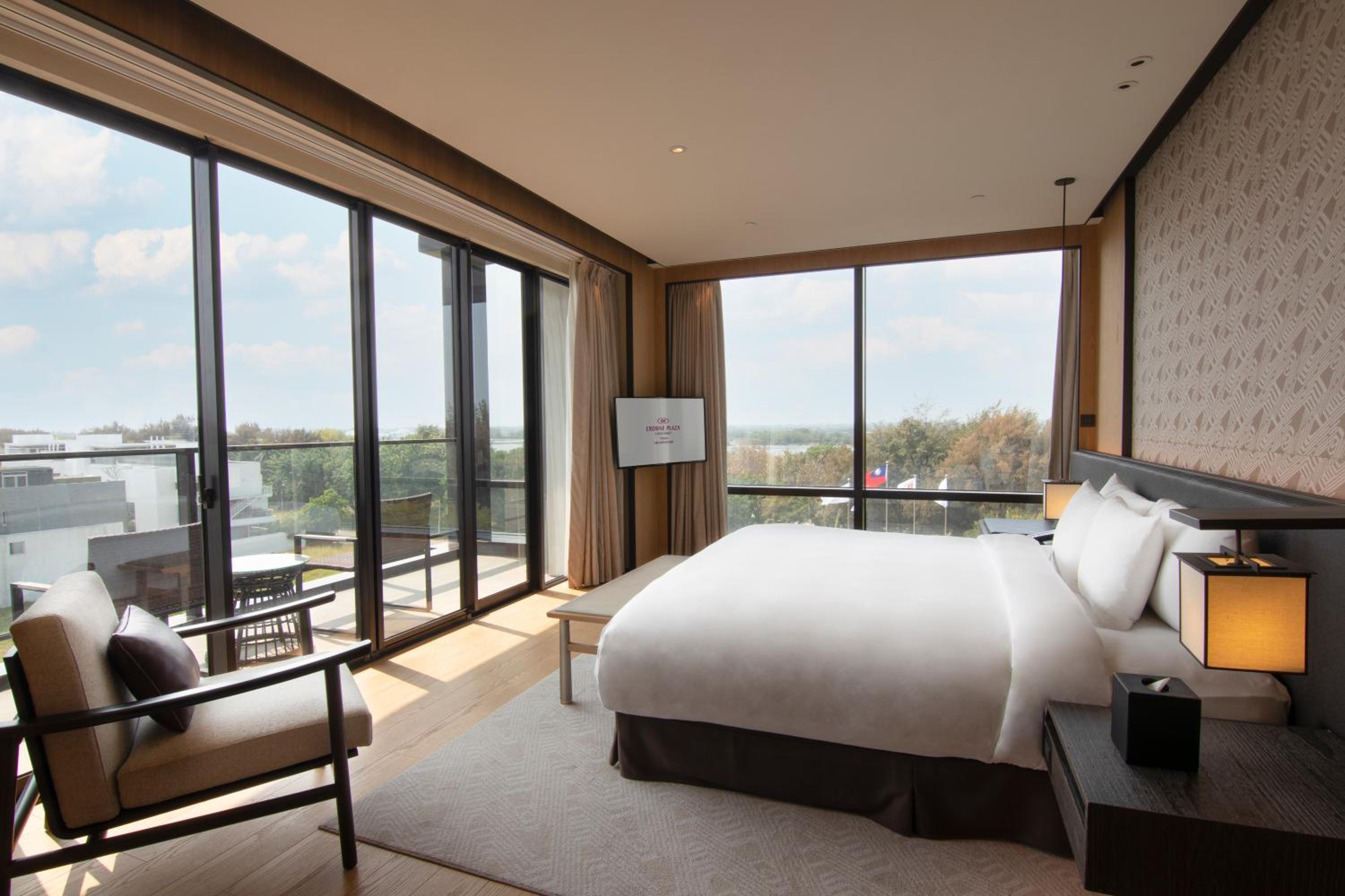 Junior King Suite with Balcony