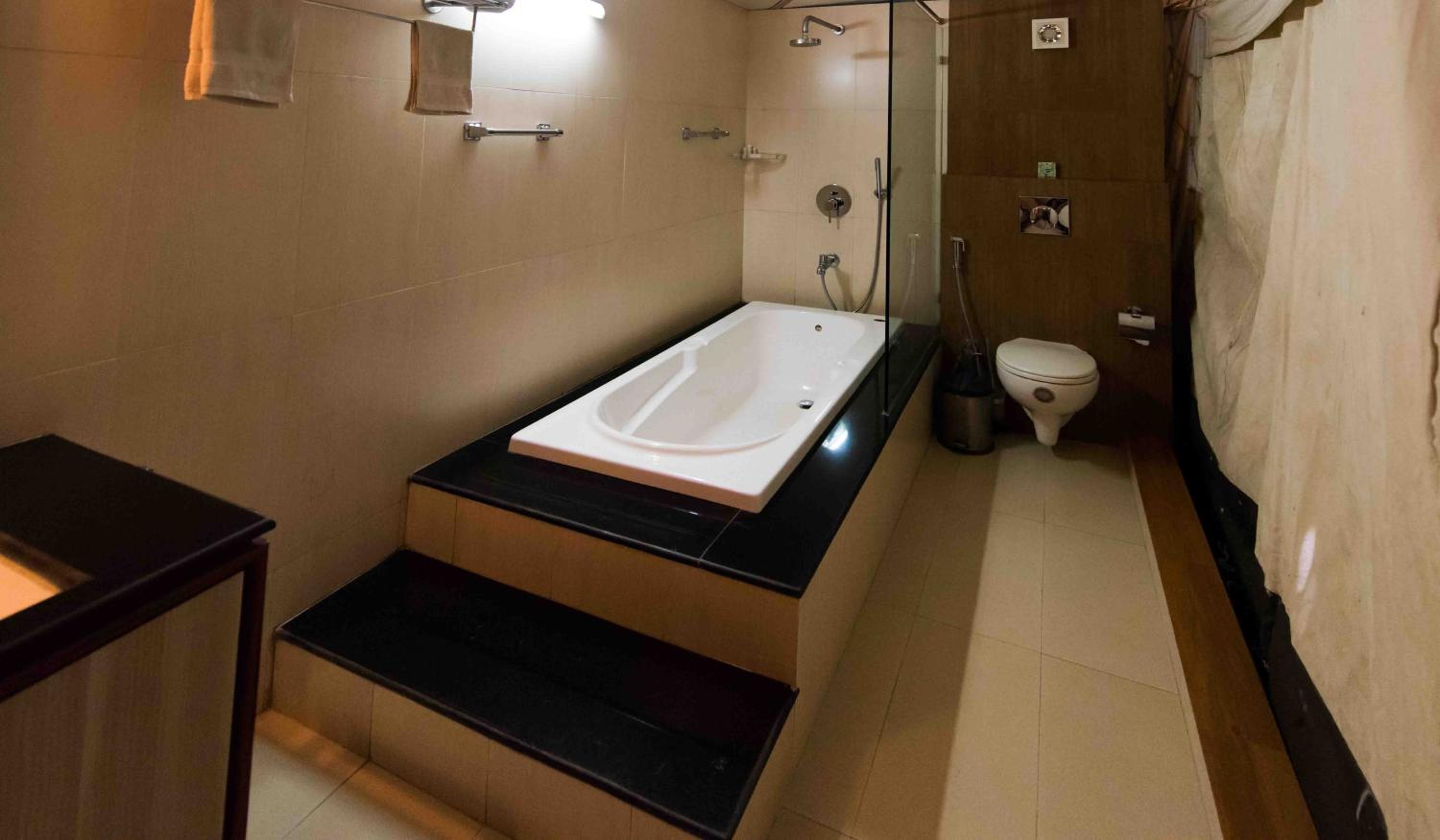Deluxe Double Room (2 Adults + 1 Child) photo 2