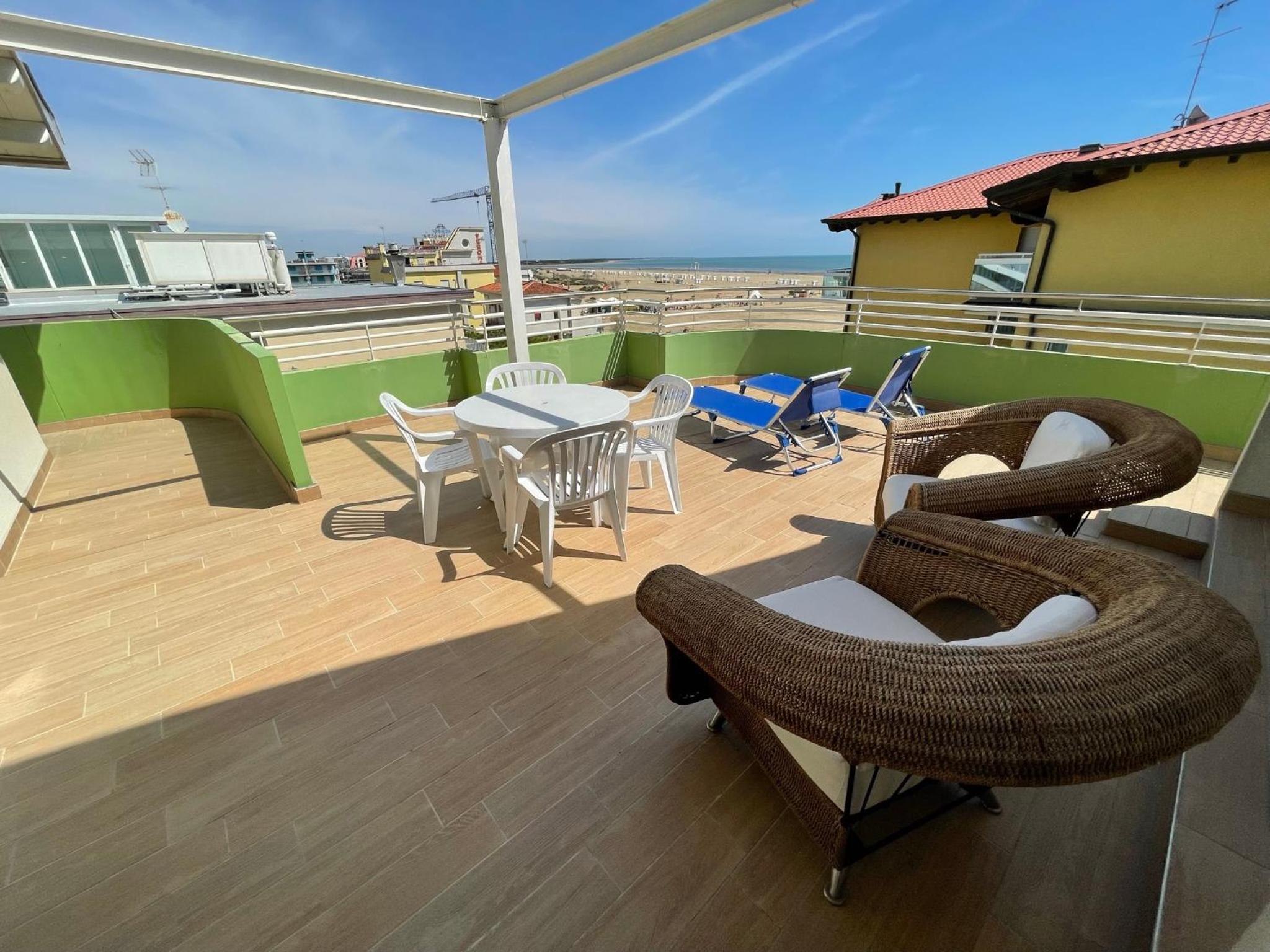 Penthouse Apartment - Photo 3