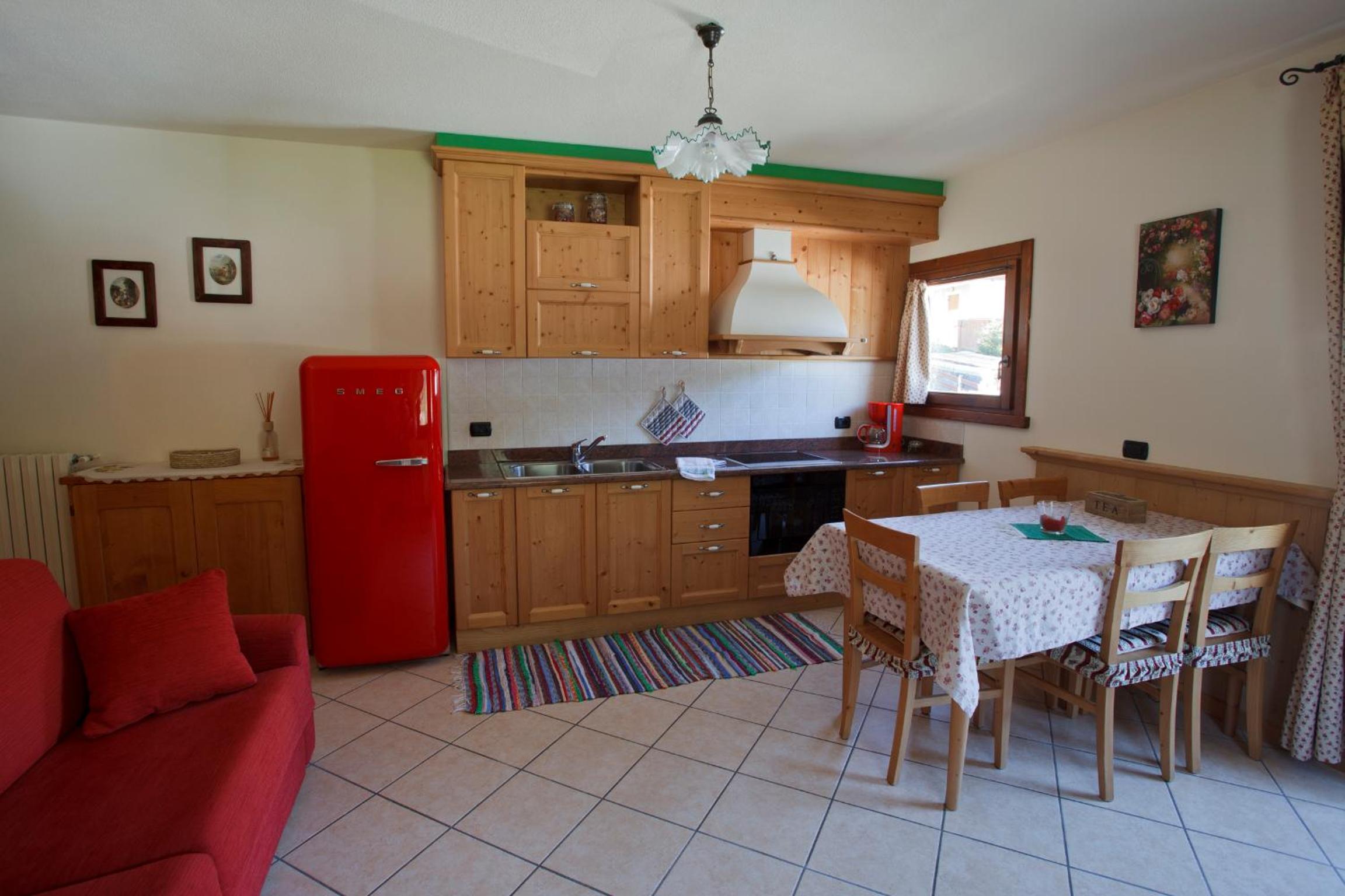 Apartment with Mountain View - Photo 9