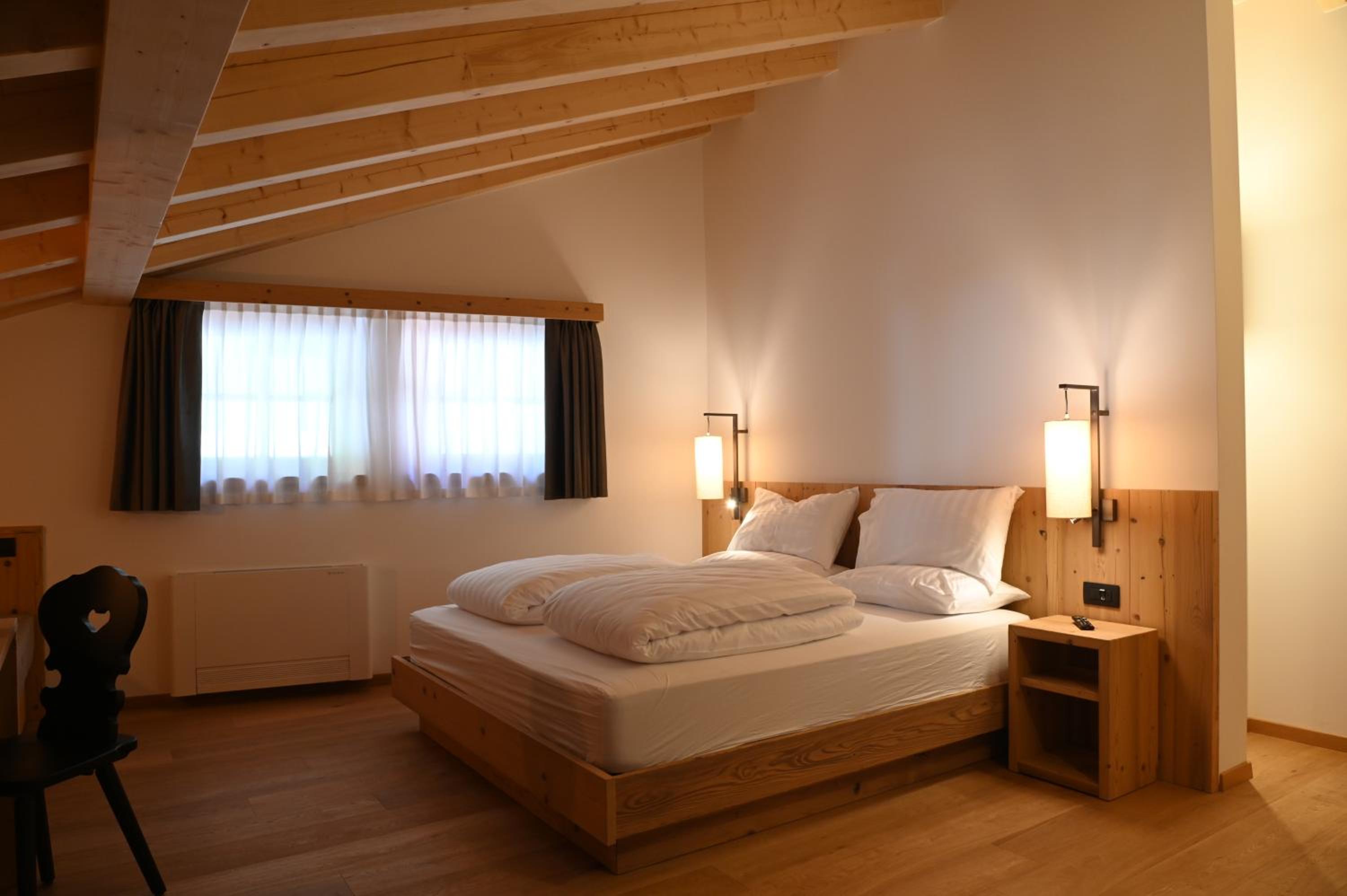 Deluxe Junior Suite photo 2