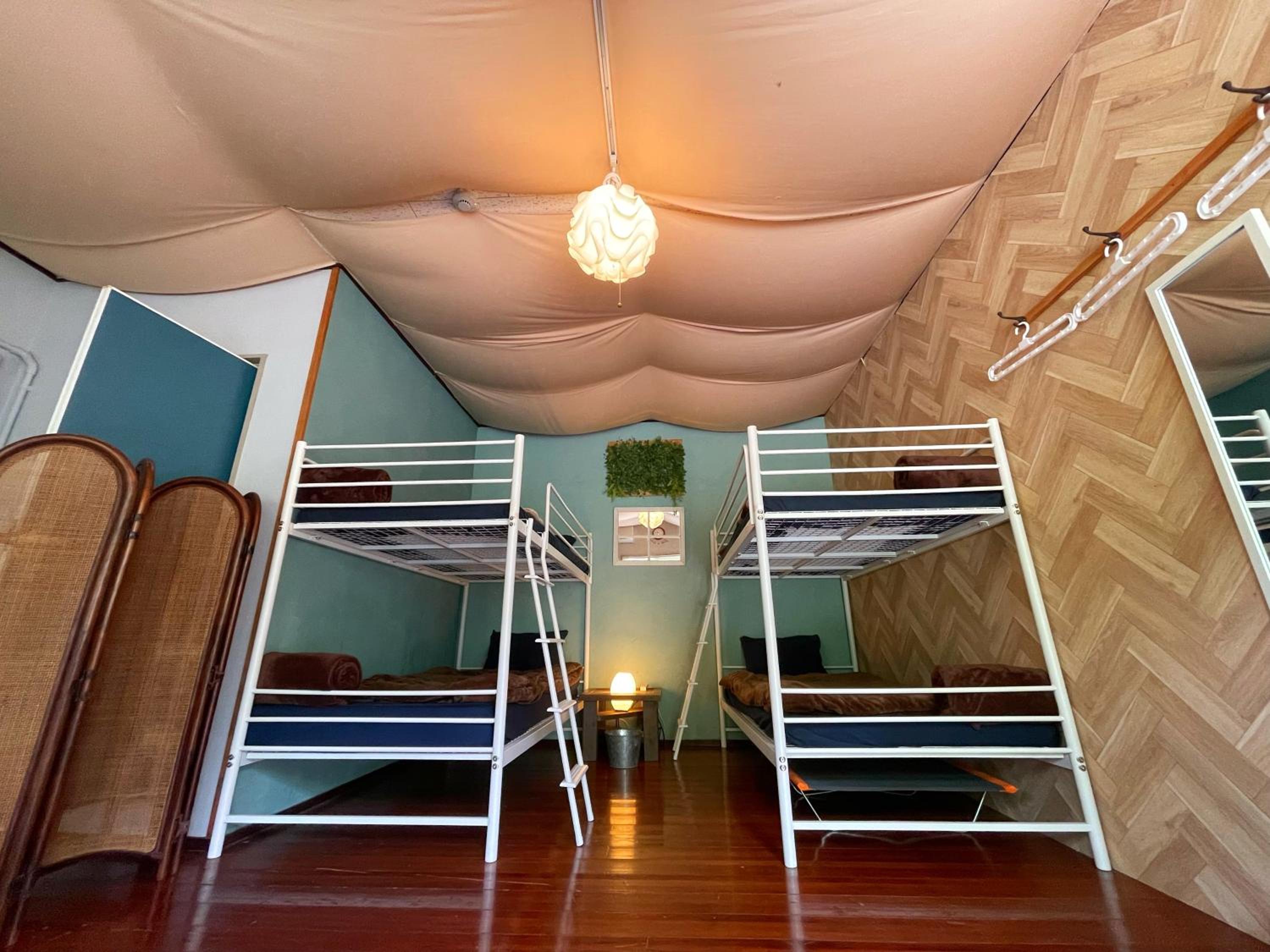 Quadruple Room with Private Bathroom photo 2
