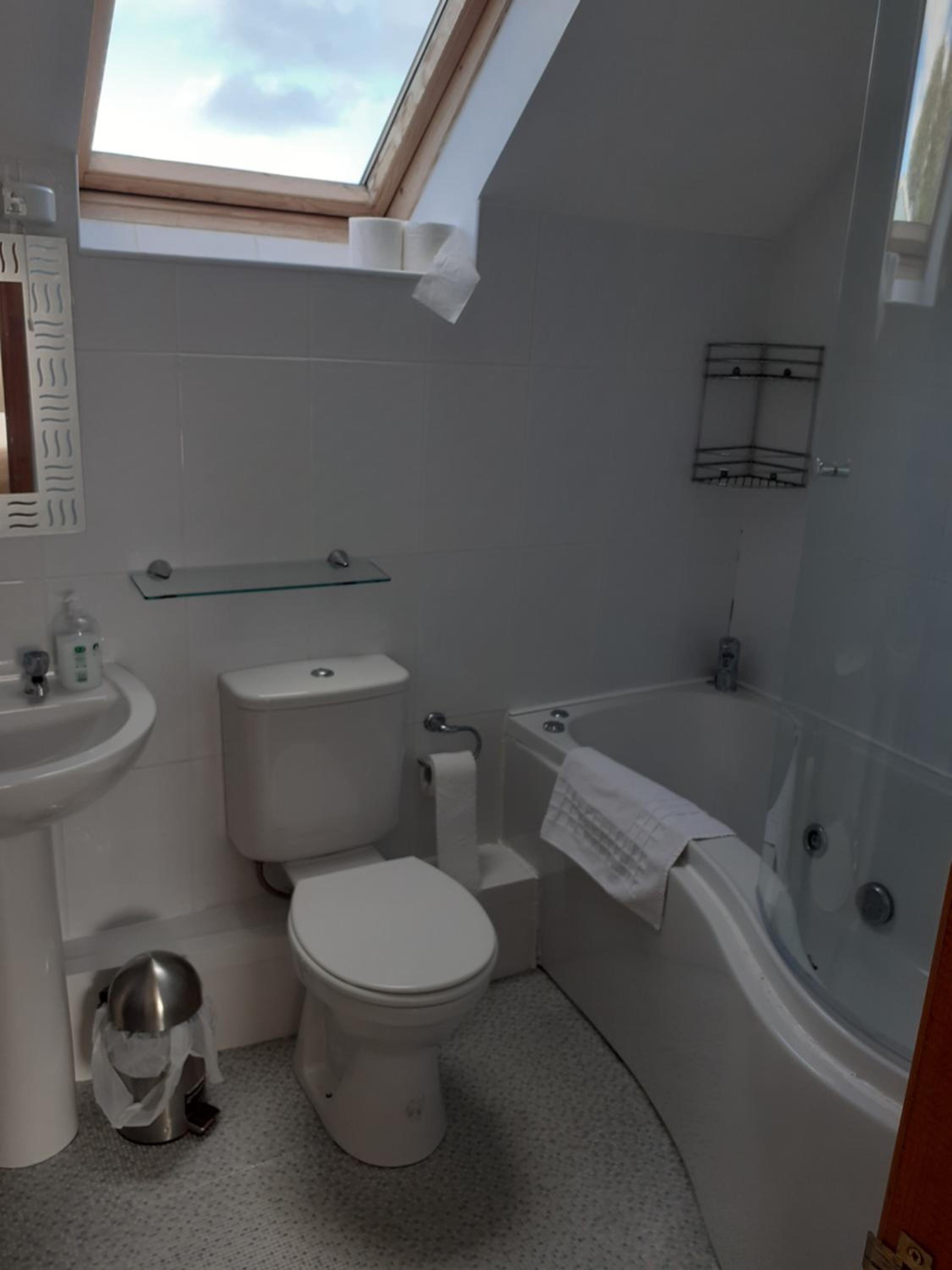 Two-Bedroom House - Photo 12