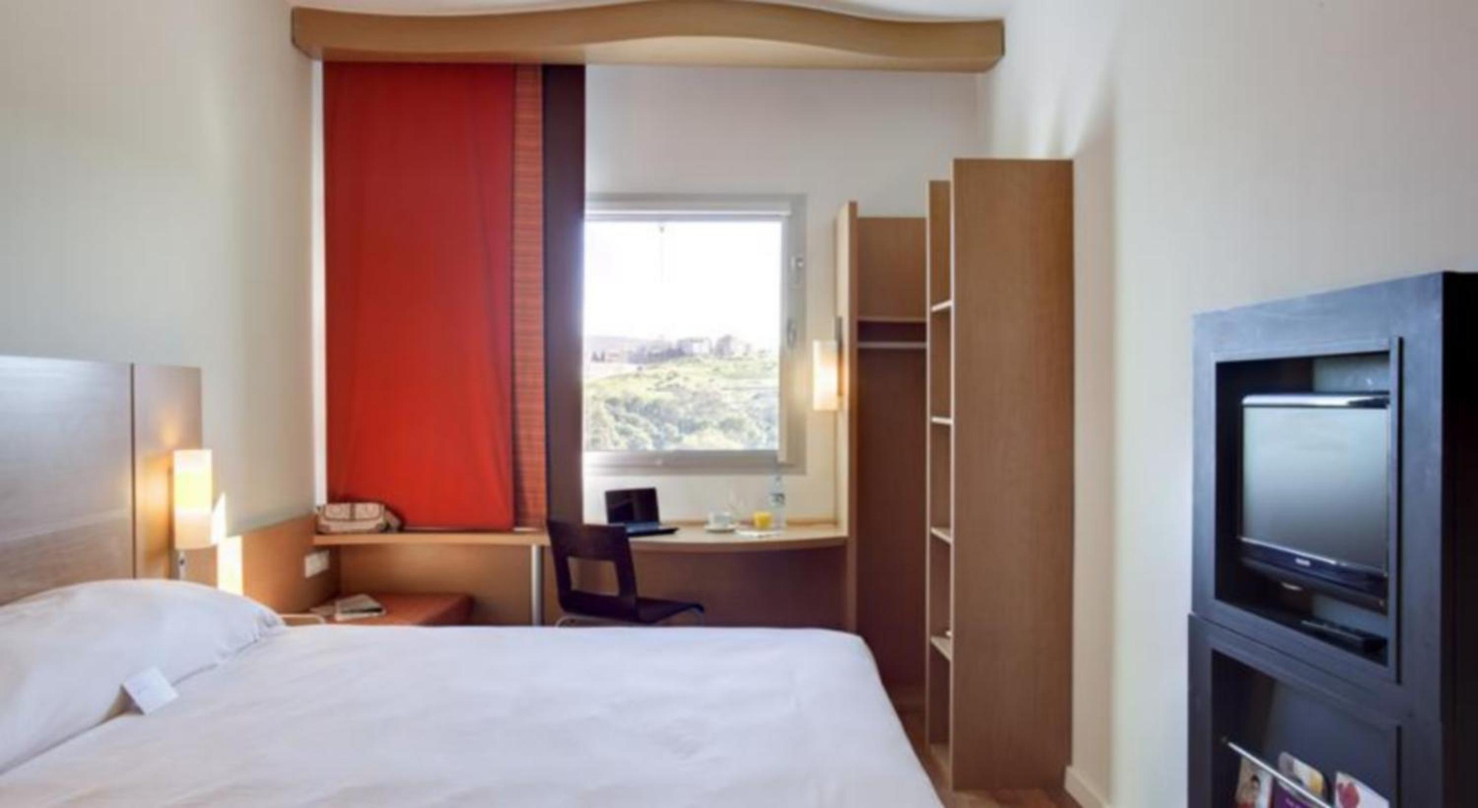 Standard Double Room - Photo 16