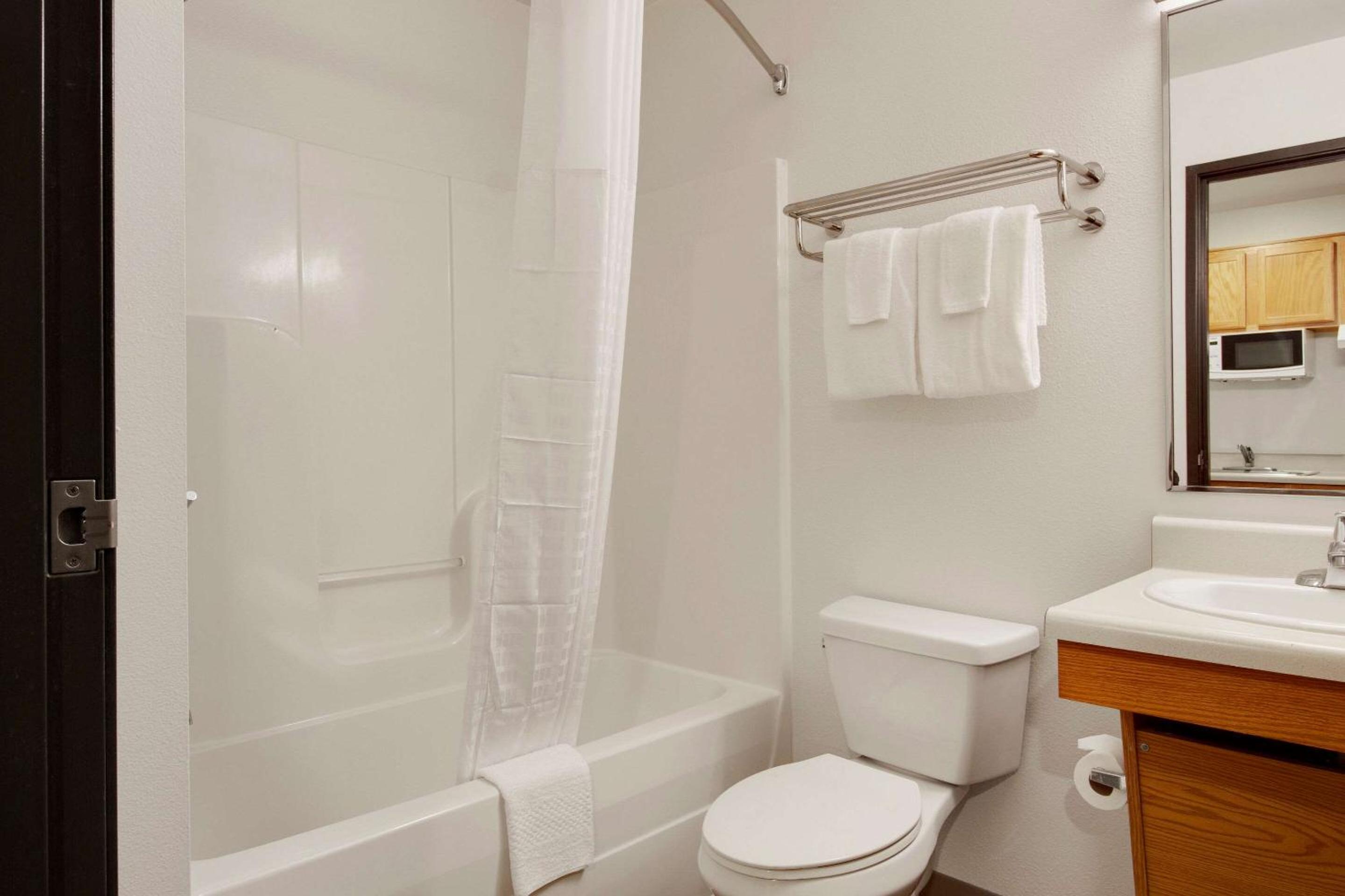 Double Room with Two Double Beds - Non-Smoking photo 2