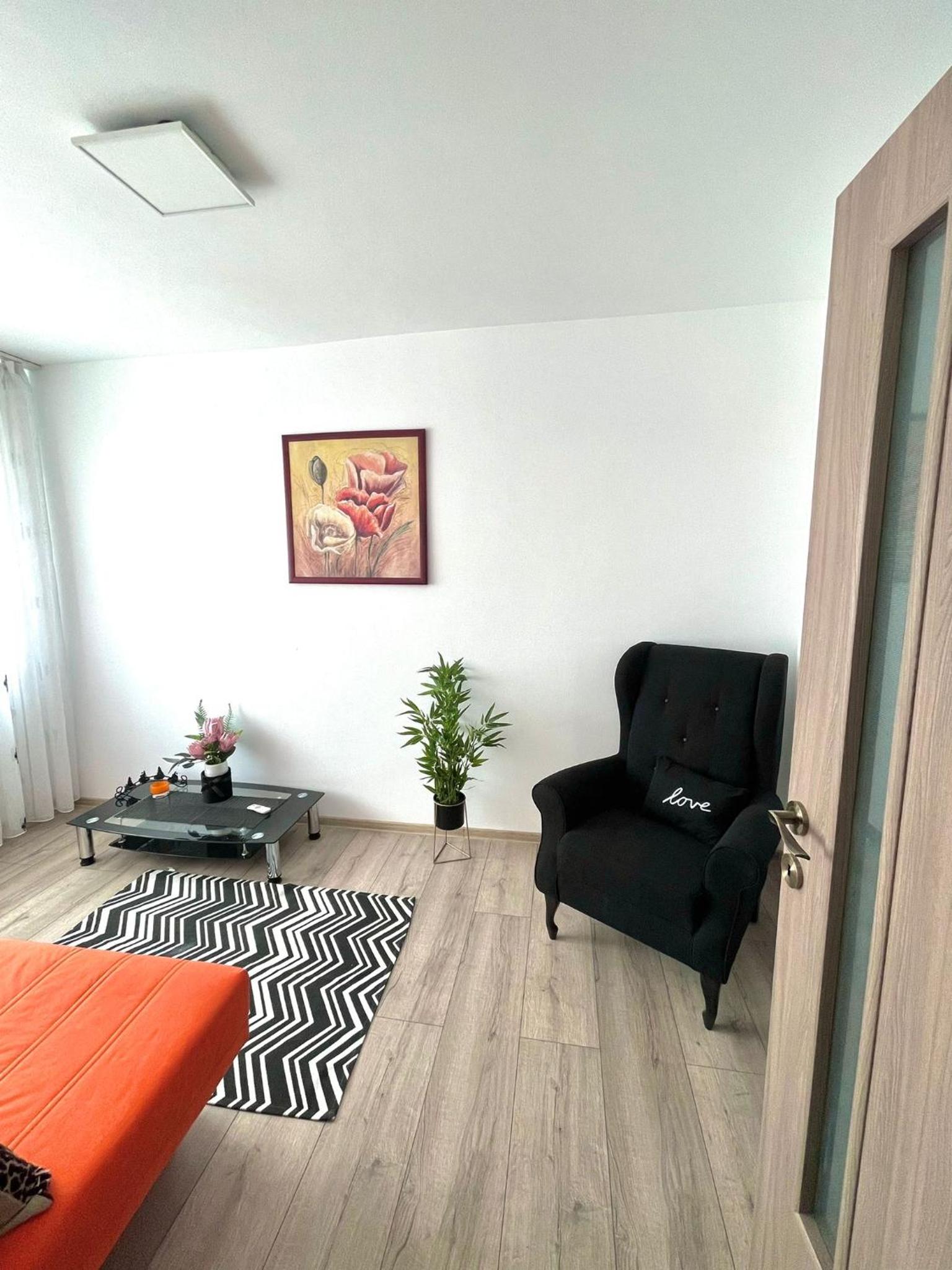Two-Bedroom Apartment - Photo 19