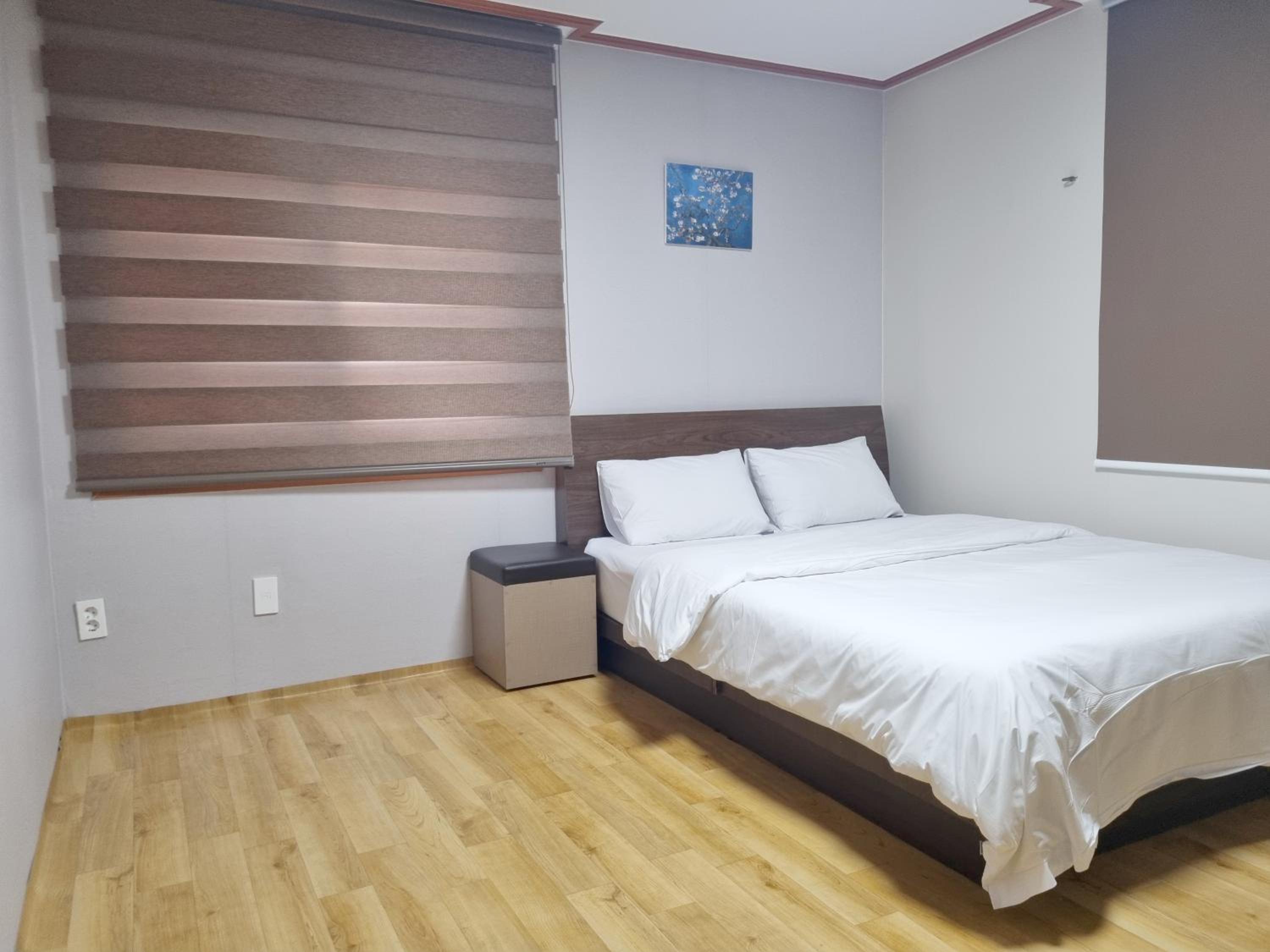 Double Room - Photo 7