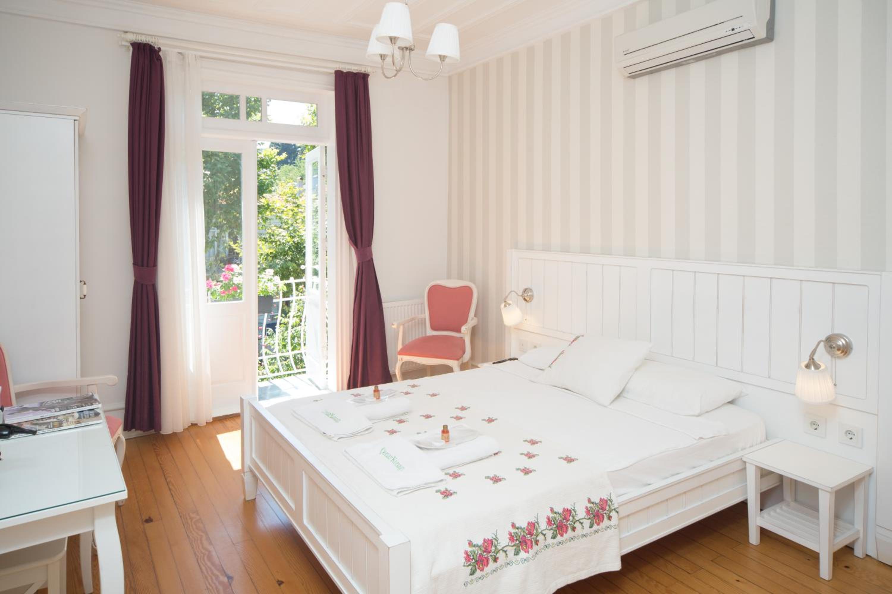 Classic Double Room with Balcony