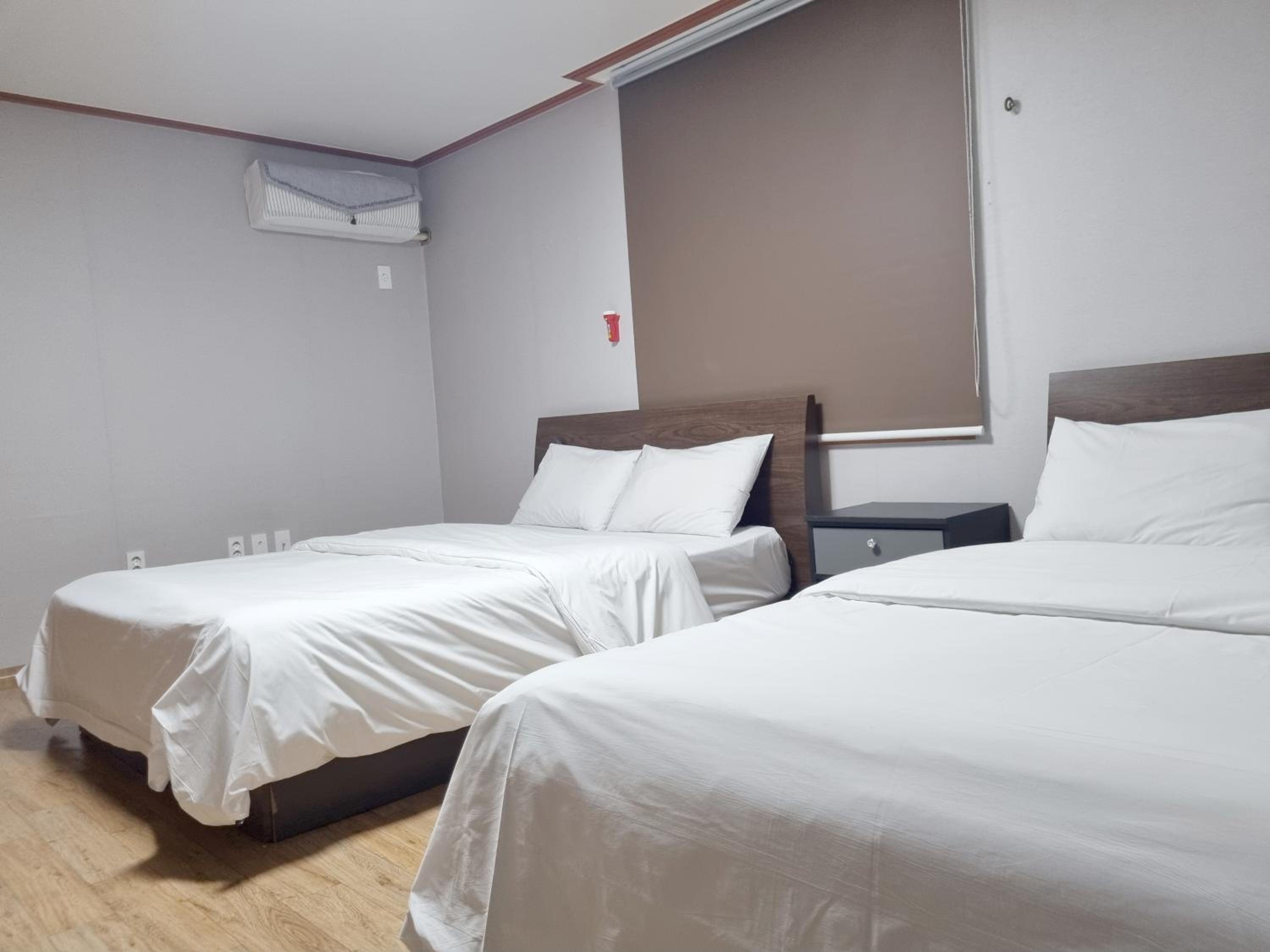 Double or Twin Room - Photo 2