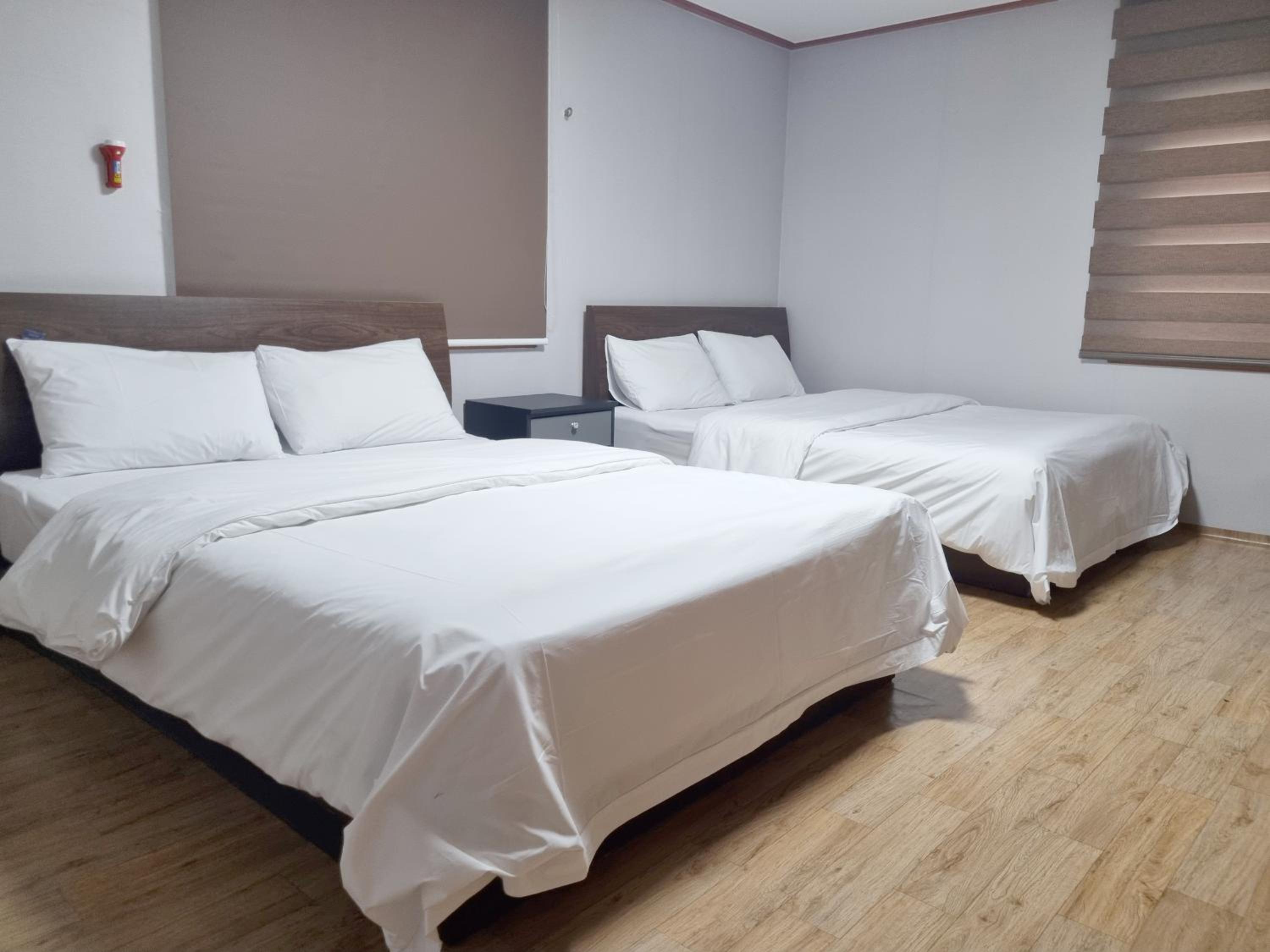 Double or Twin Room - Photo 10