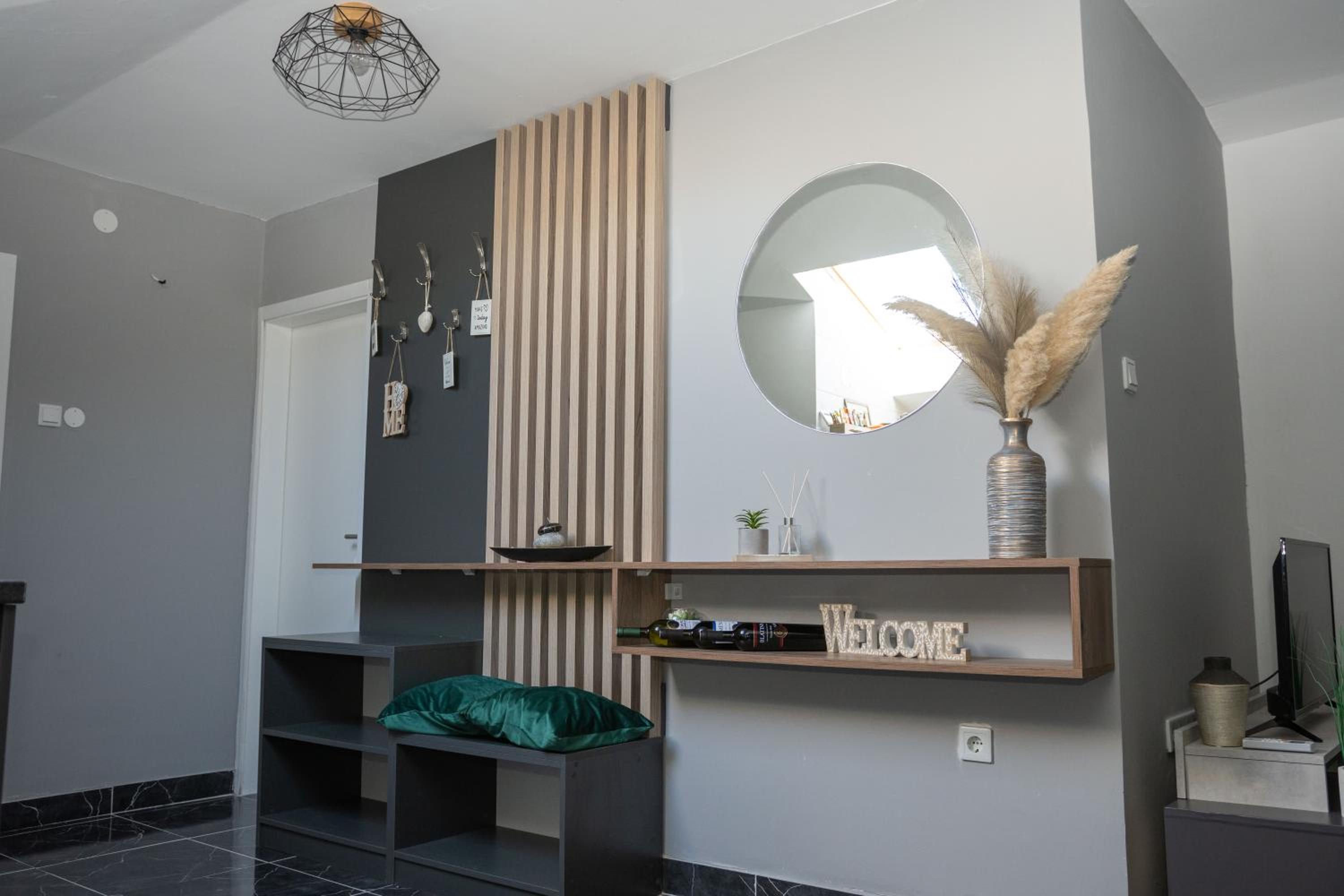 Apartment with Balcony - Photo 15