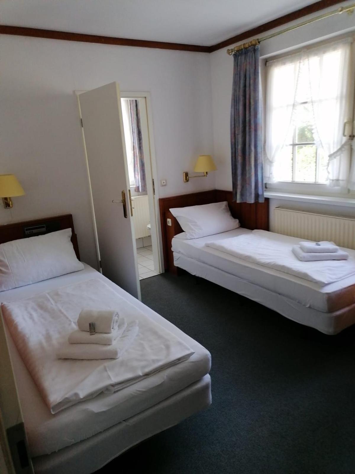 Double or Twin Room - Photo 8