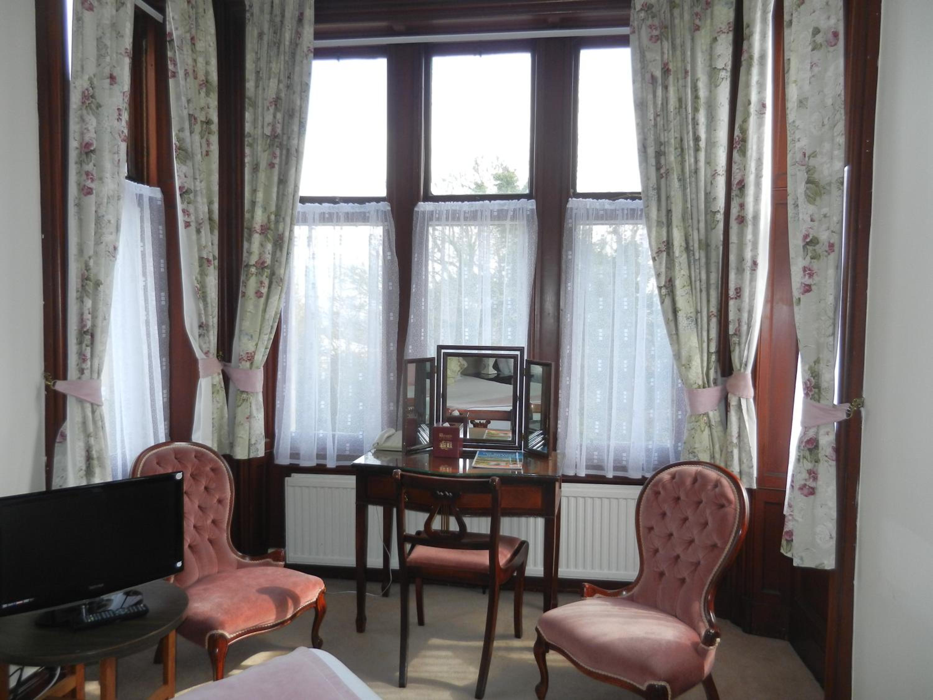 Standard Twin Room - Photo 3