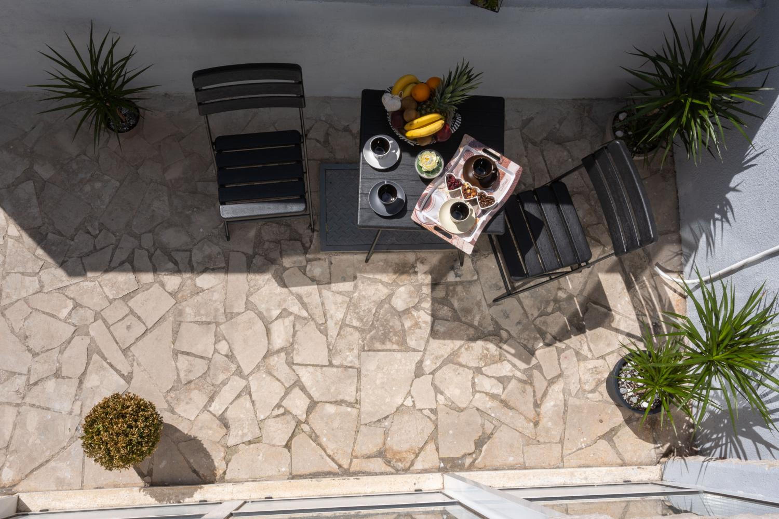 Apartment with Balcony - Photo 28