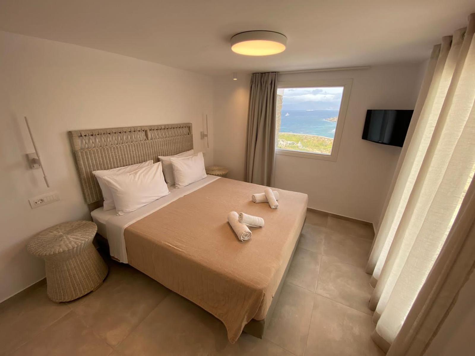 Deluxe Suite with Sea View