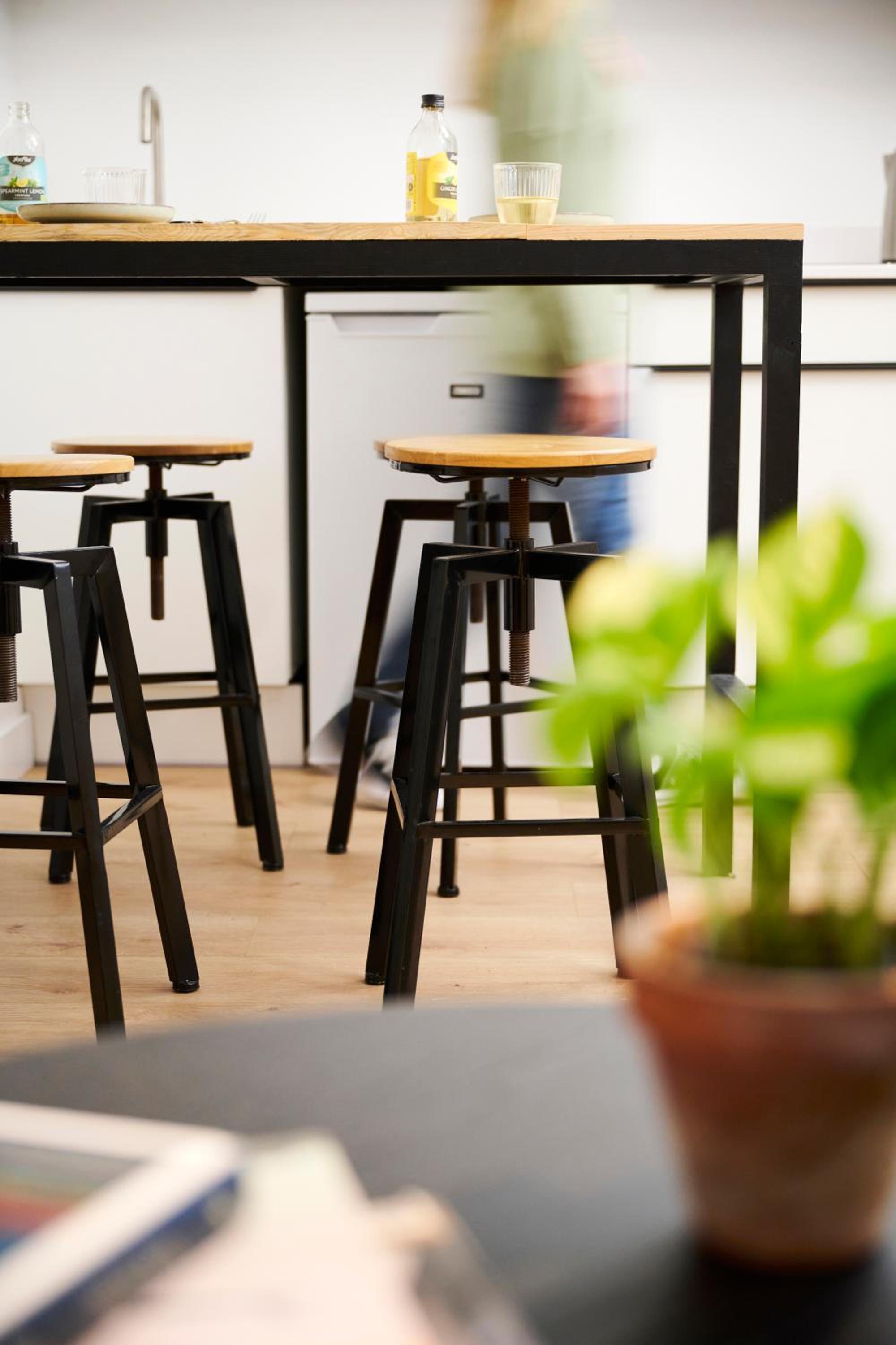 Two-Bedroom Apartment with kitchen photo 2