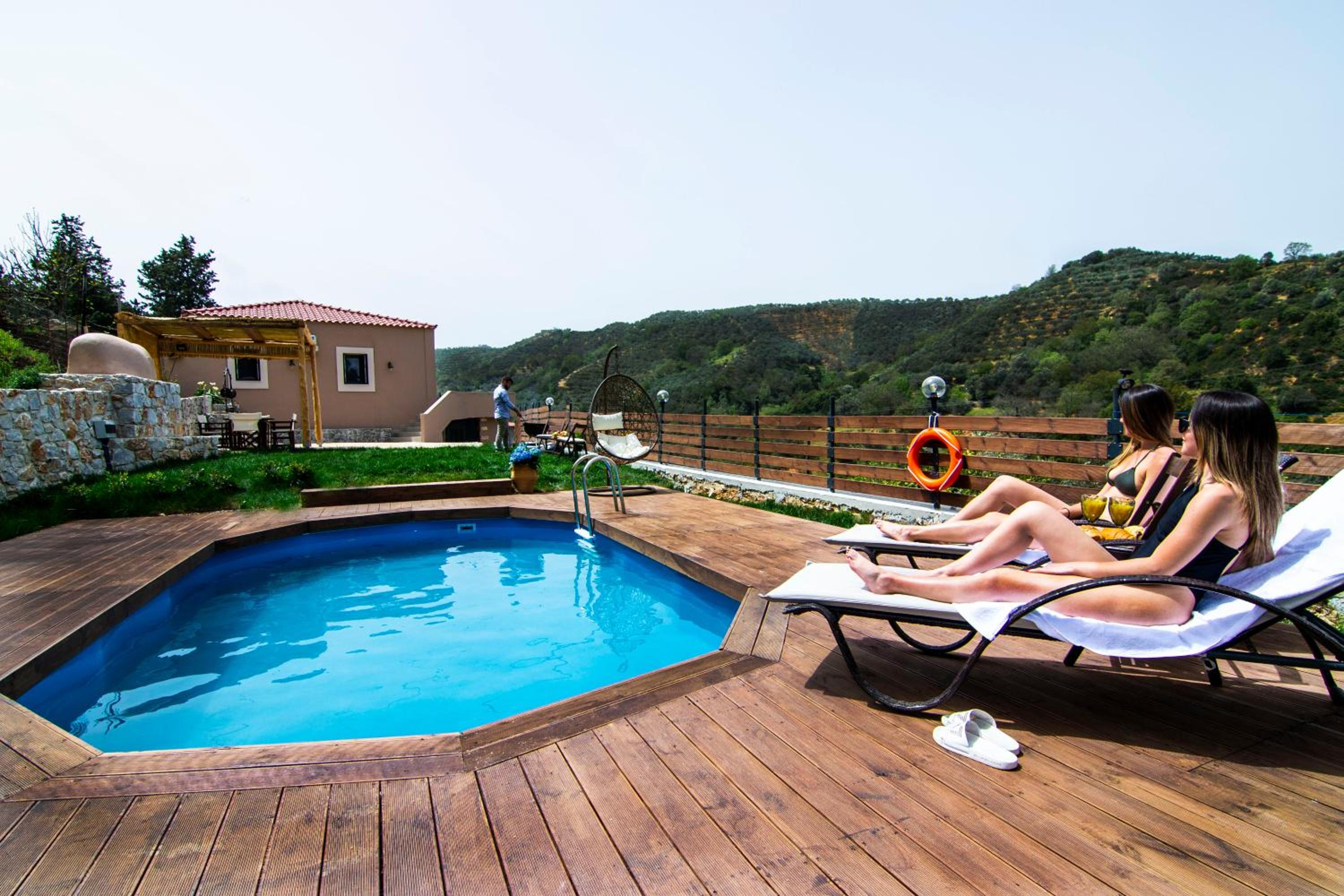 Villa with Private Pool - Photo 16