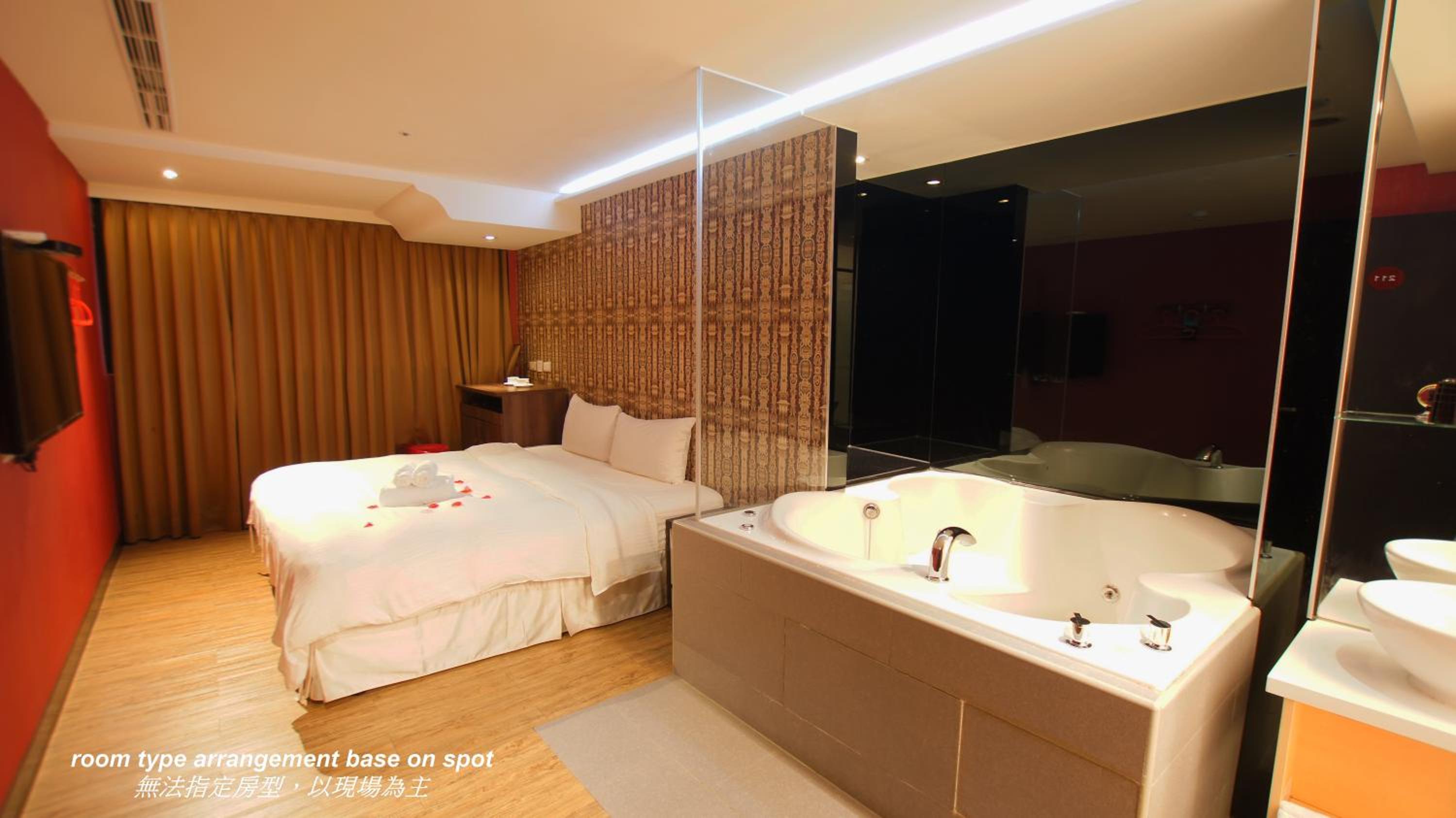 King Room with Spa Bath (Room Selected at Check-in) photo 3