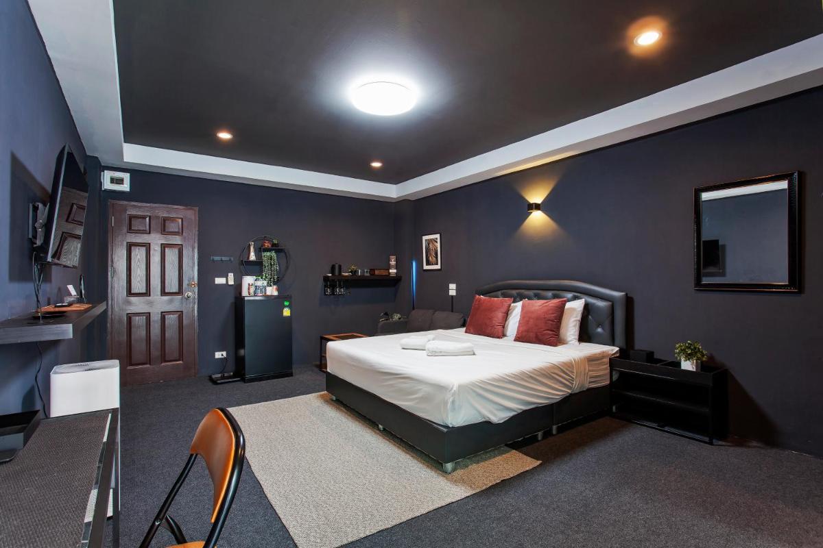 Superior King Room - Photo 23