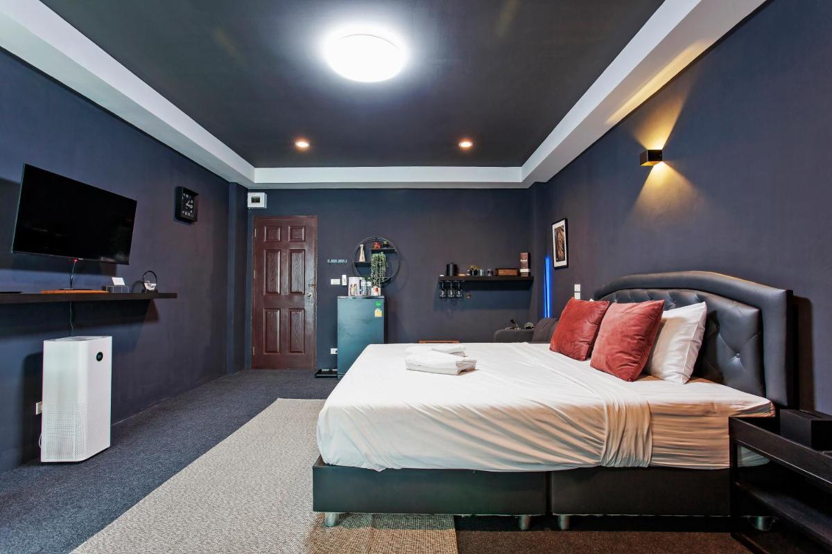 Superior King Room - Photo 7