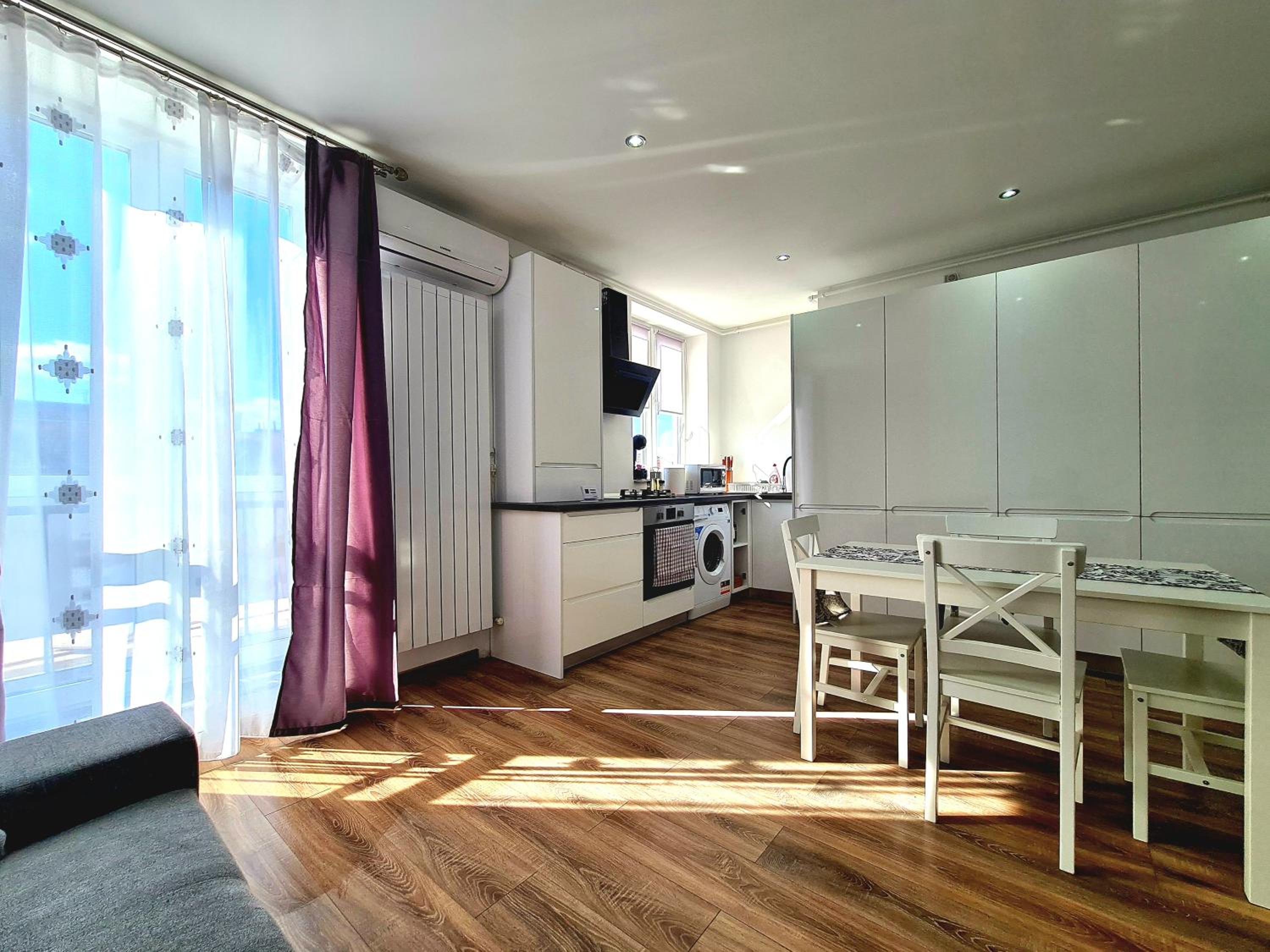 Apartment photo 2