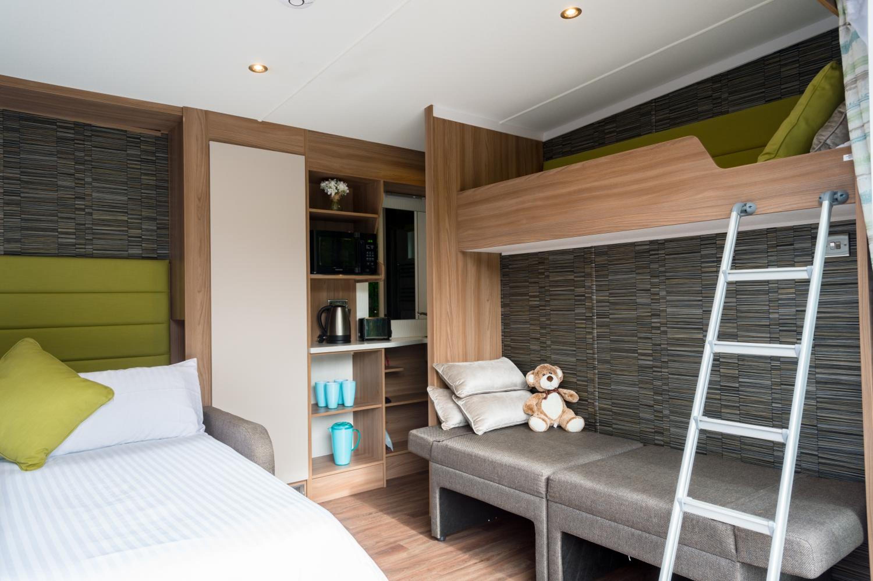 S Pod Sleeps 4