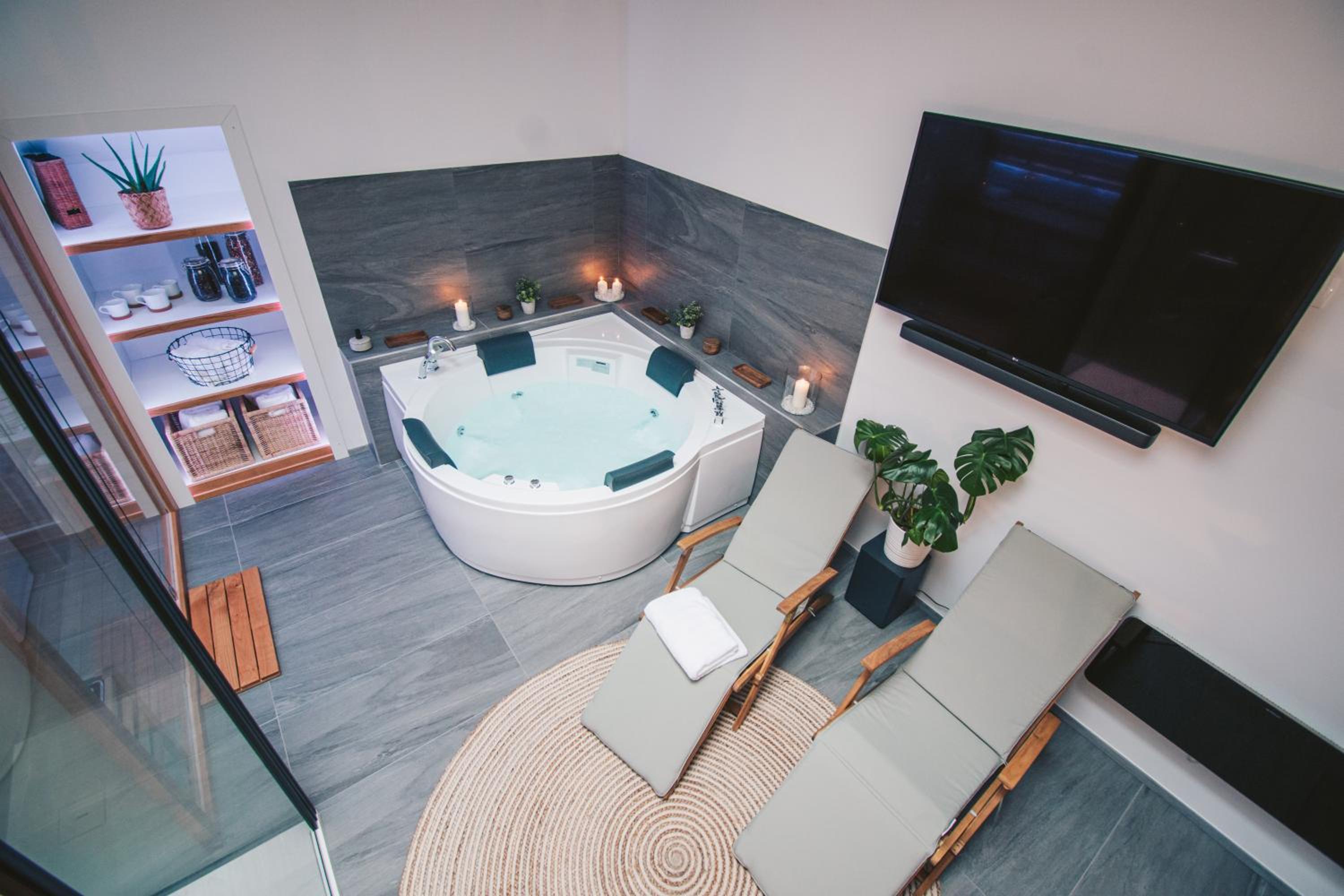 Suite with Sauna - Photo 13