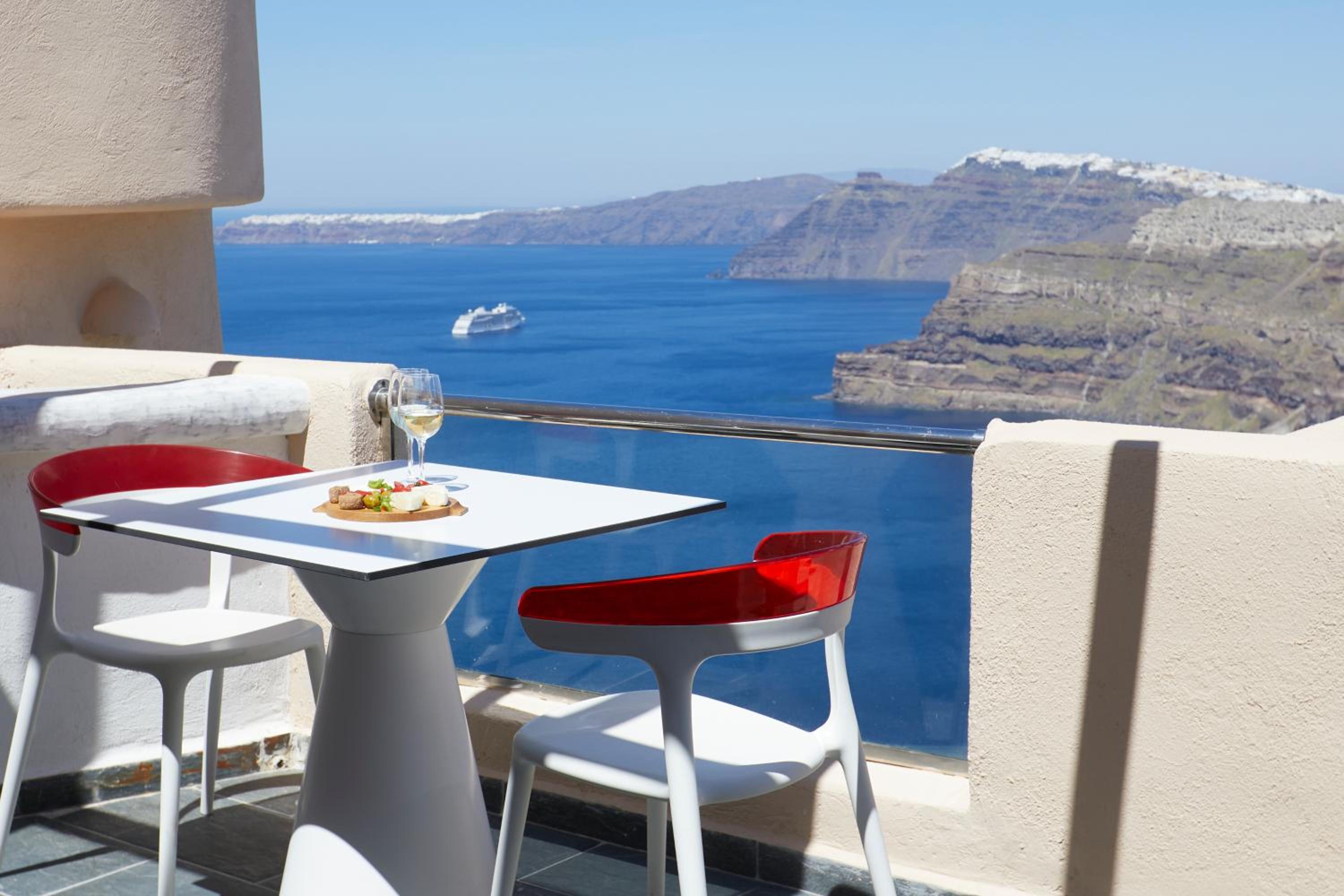 Elegant Suite Caldera View - Photo 17