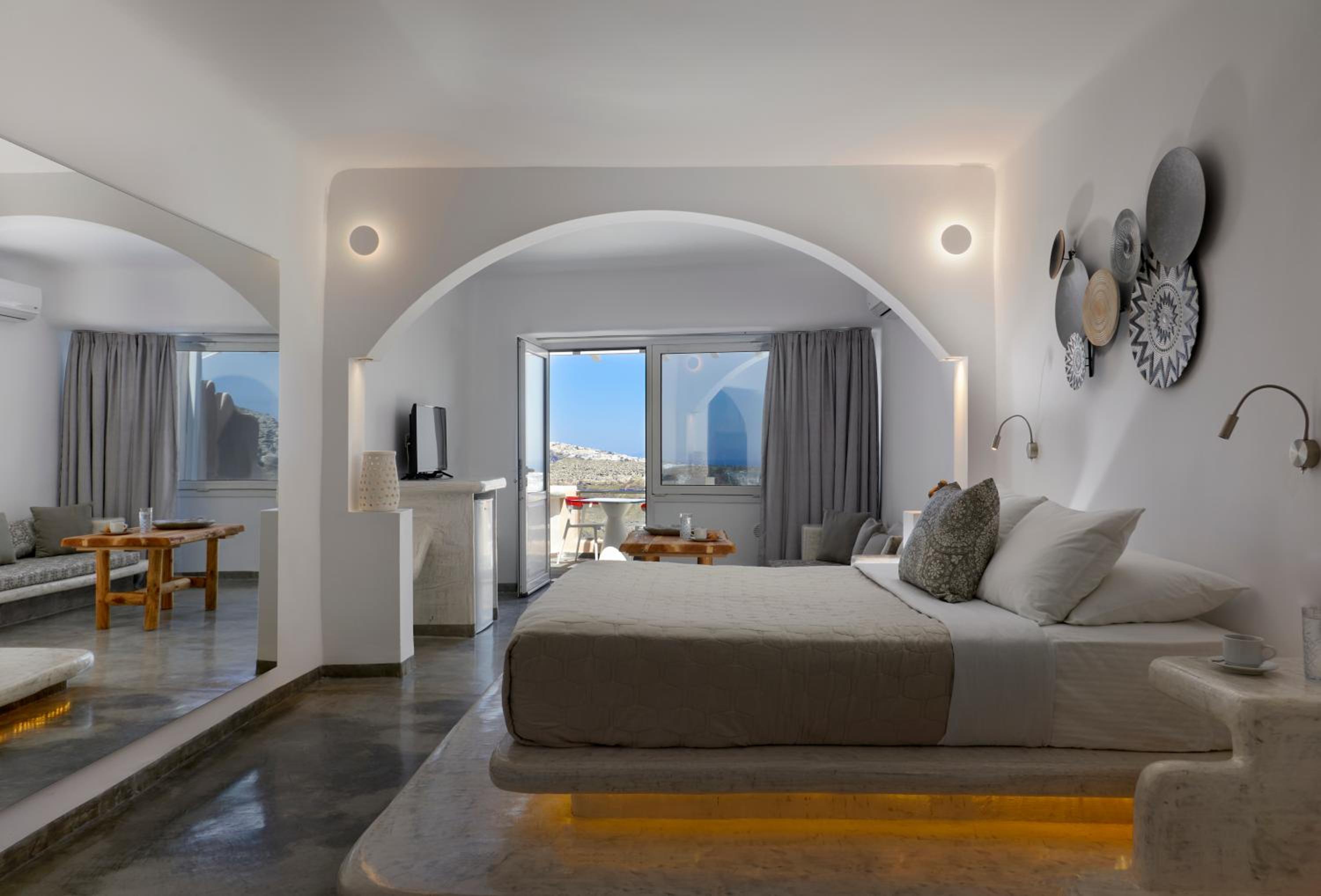 Elegant Suite Caldera View - Photo 20