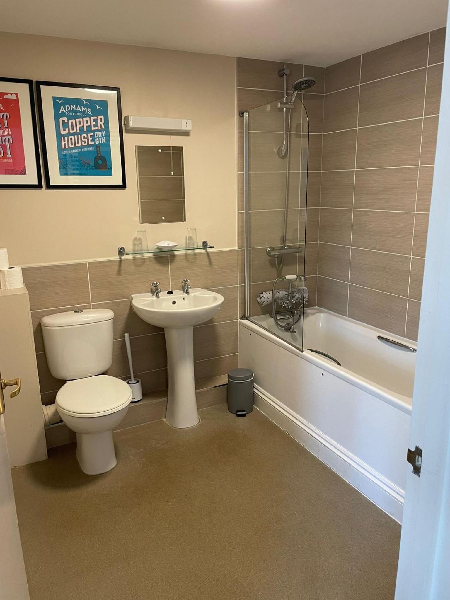 Large Double Room photo 3