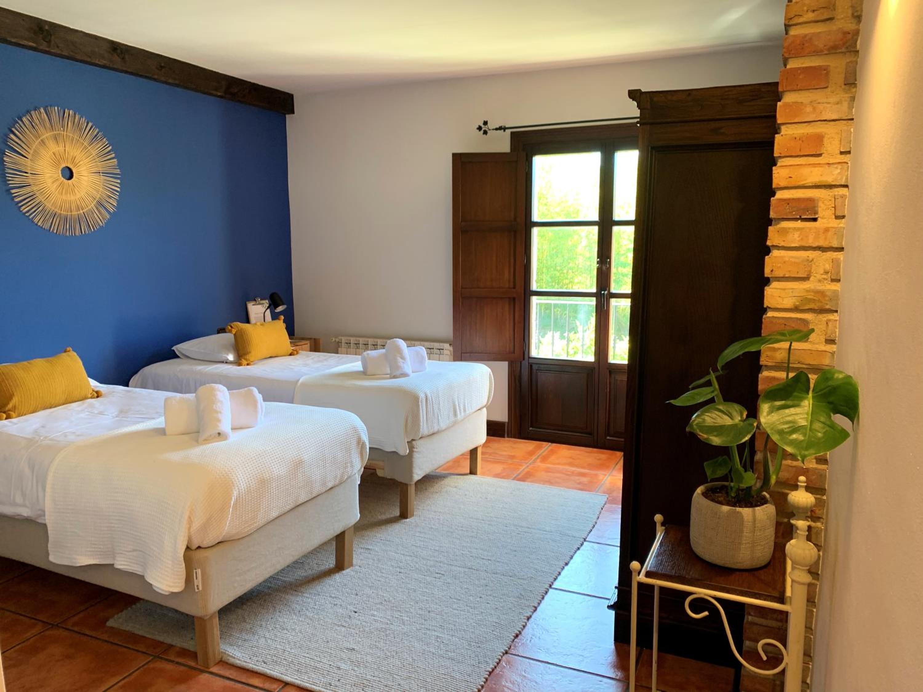Double or Twin Room with Private Bathroom photo 2