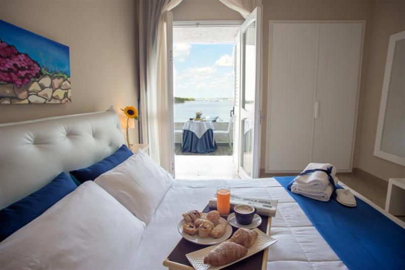 Deluxe Double Room with Balcony and Sea View - Photo 2