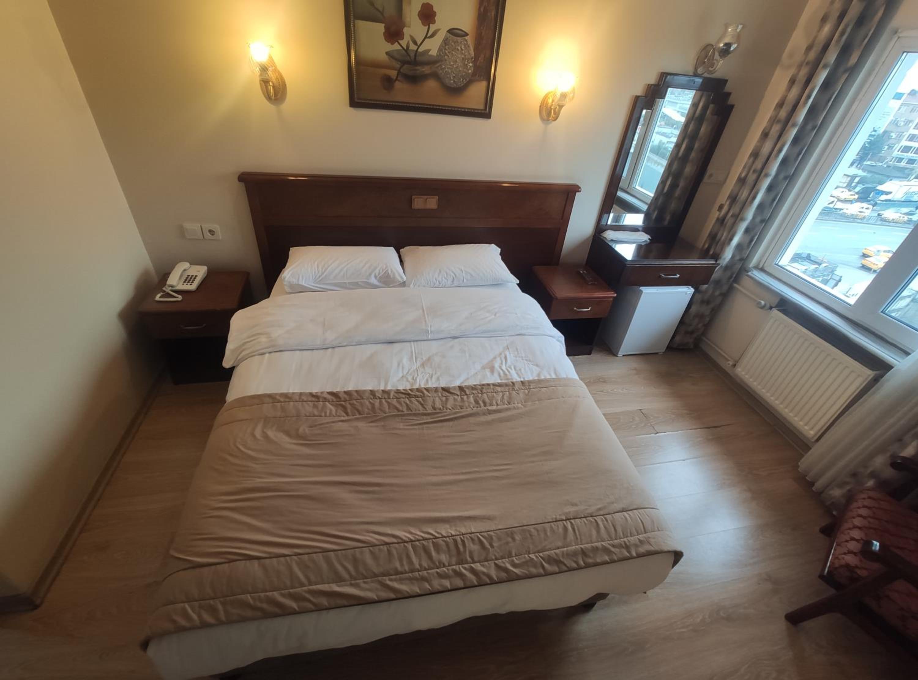 Standard Double or Twin Room photo 3