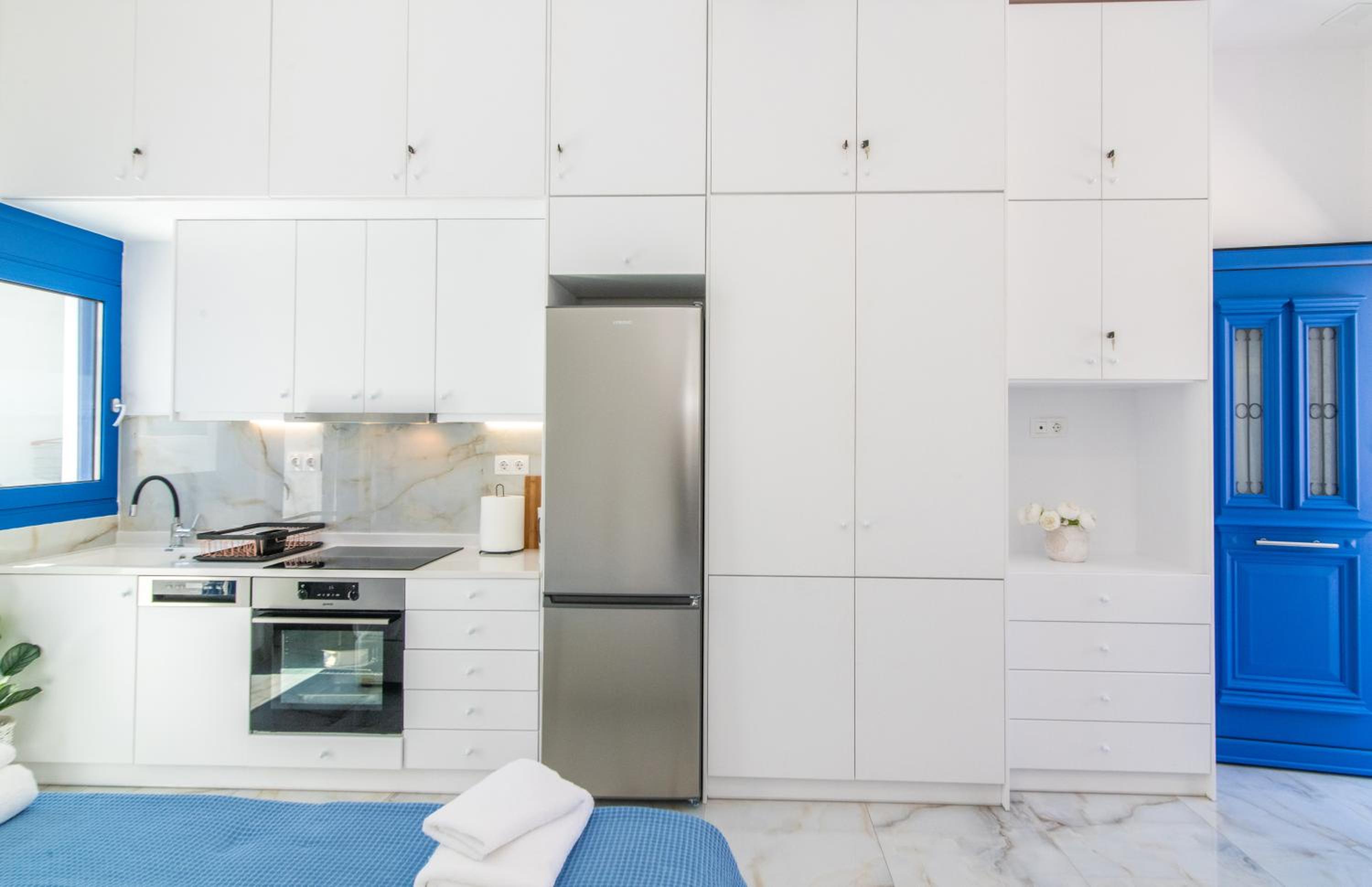 Studio Apartment - Photo 7