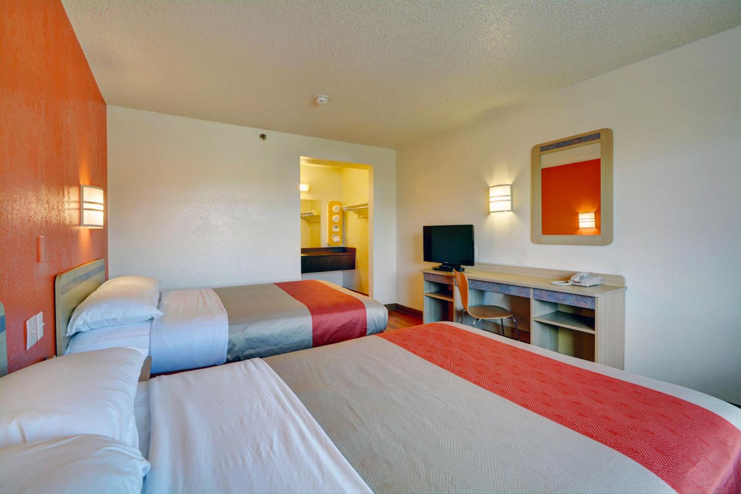 Quadruple Room - Disability Access - Roll in Shower