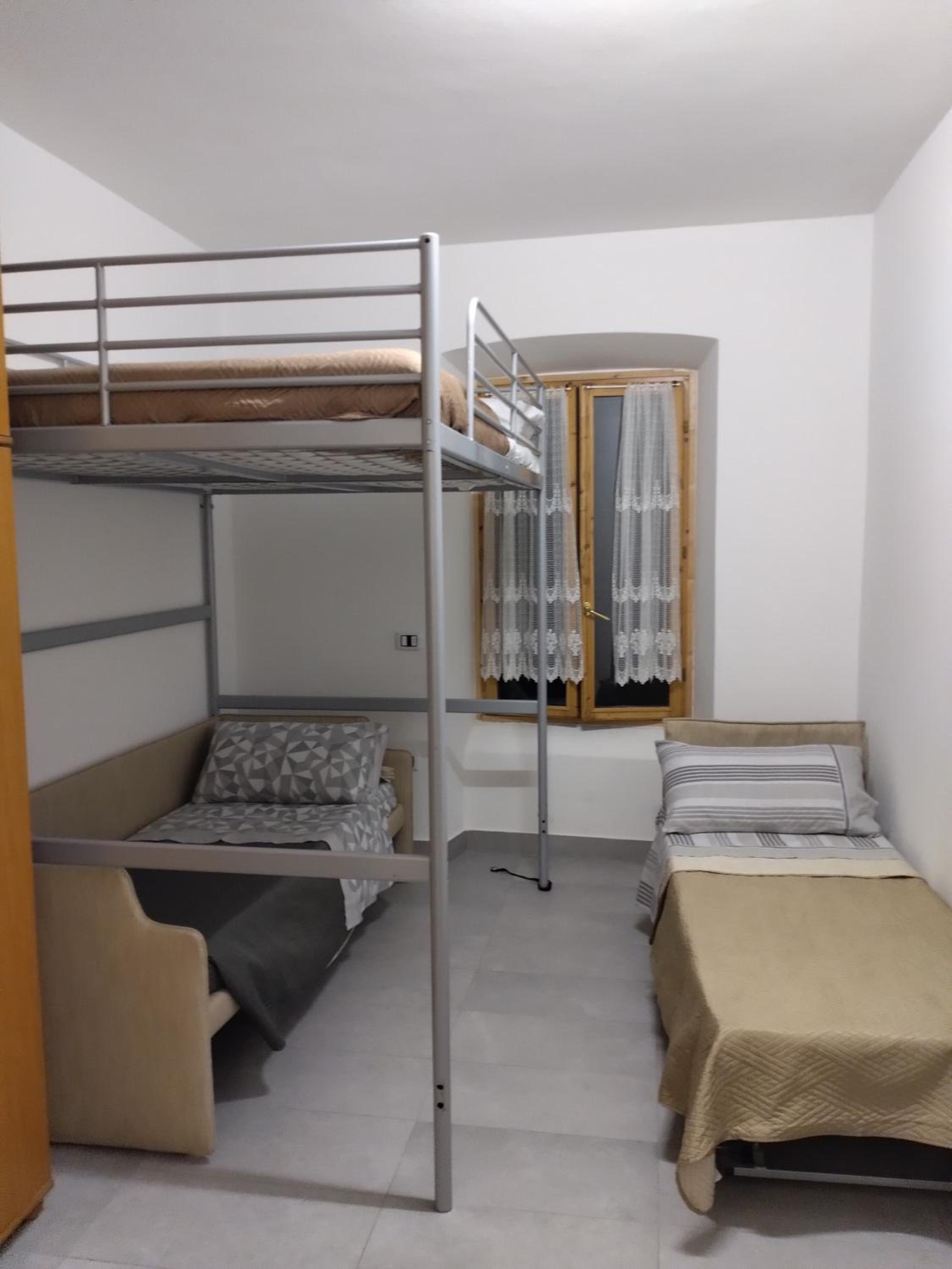 Quadruple Room With Shared Bathroom