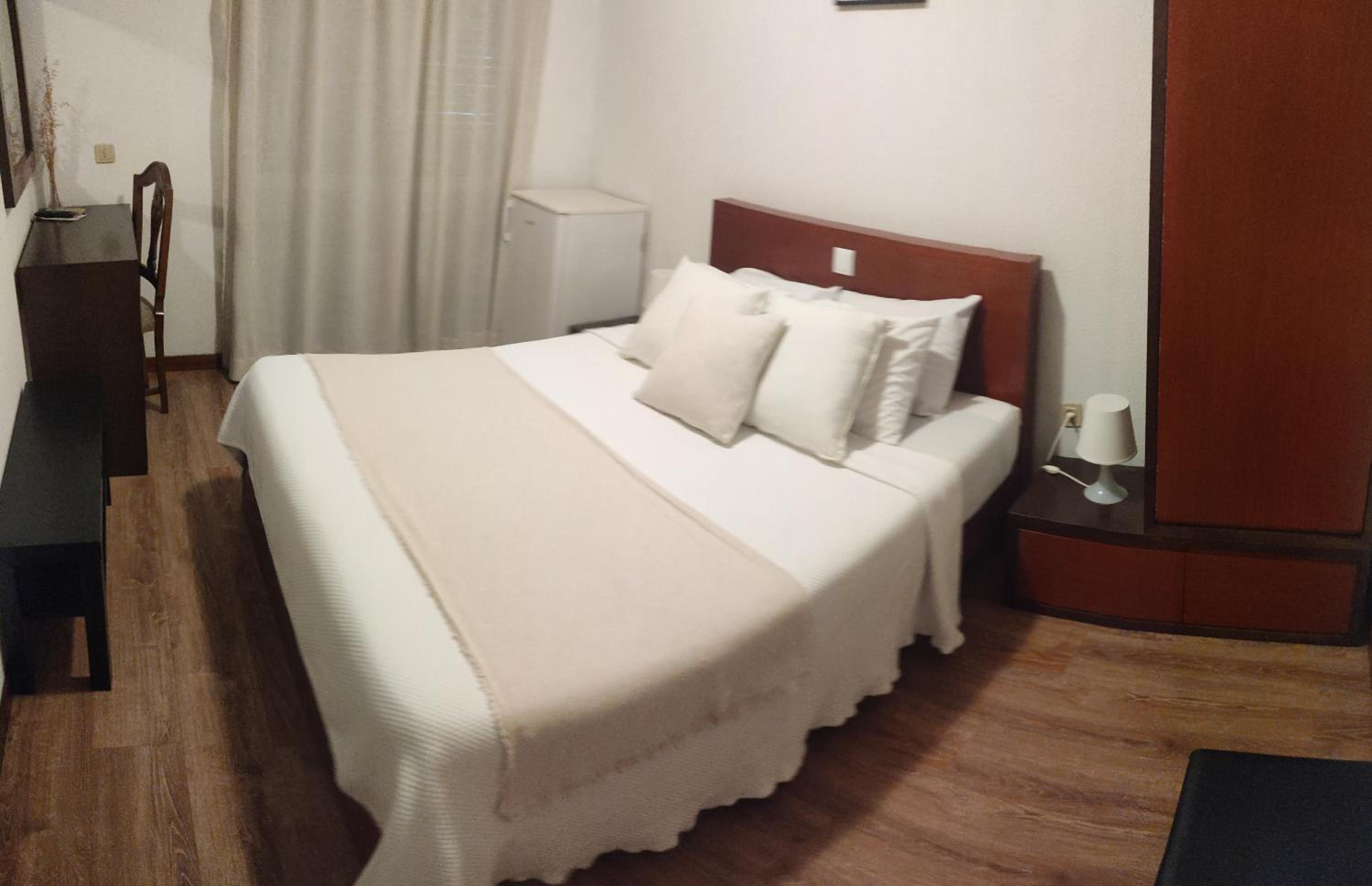 Double Room - Photo 5