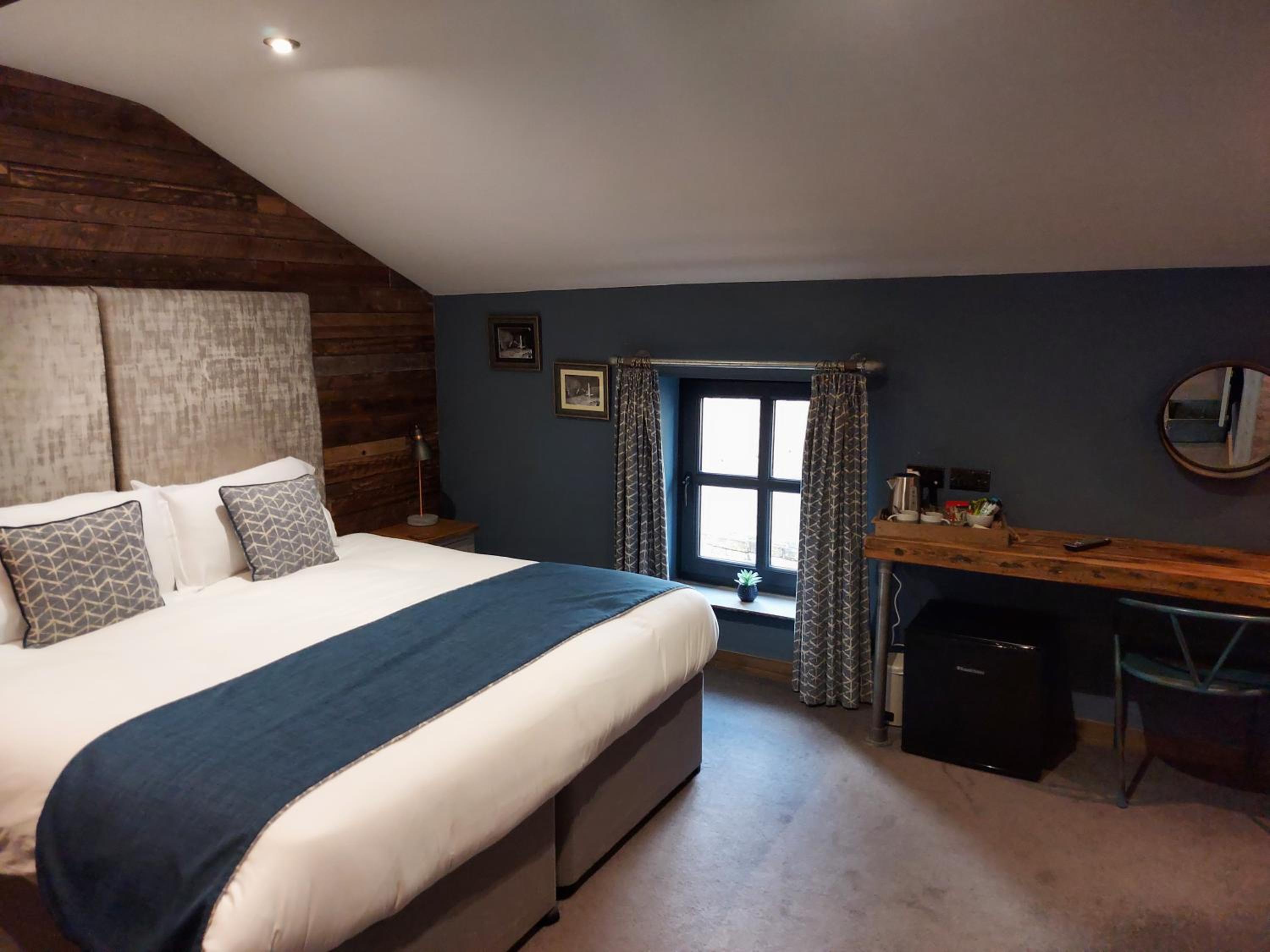 Superior Double or Twin Room - Photo 7