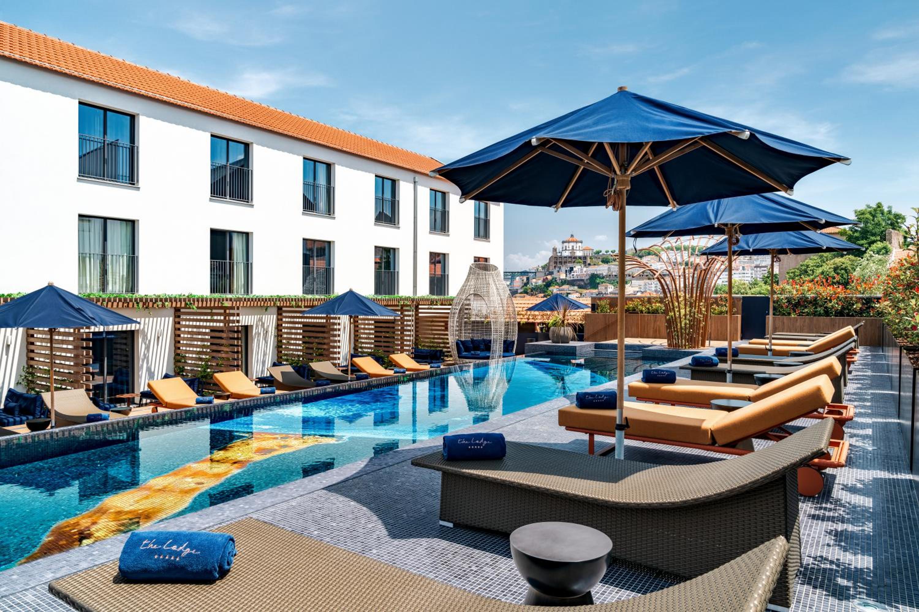 Deluxe Terrace With Pool View - Photo 7